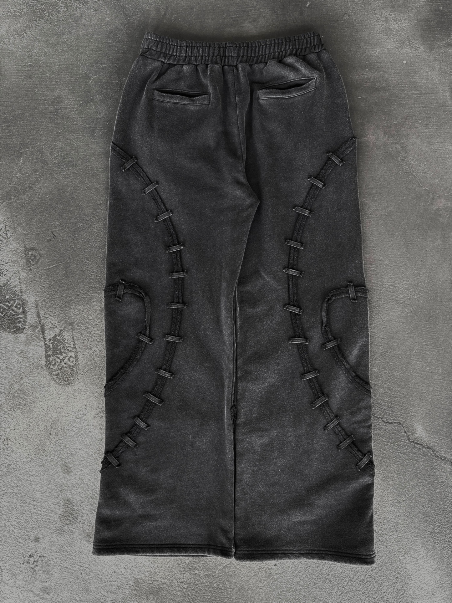 “E.T” Sweats-IYAMIUIO