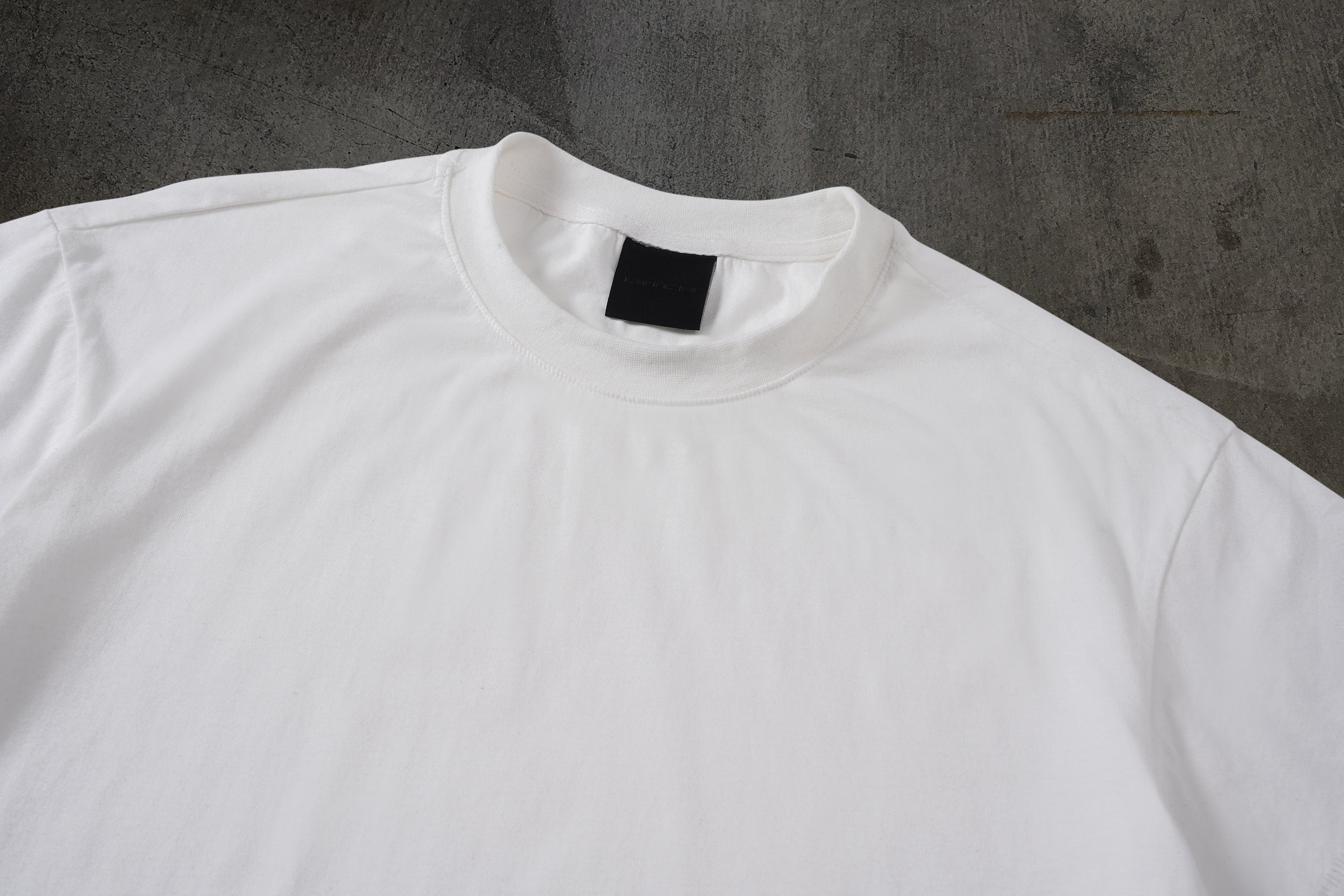 CROPPED BLANK TEE (WHITE)-IYAMIUIO