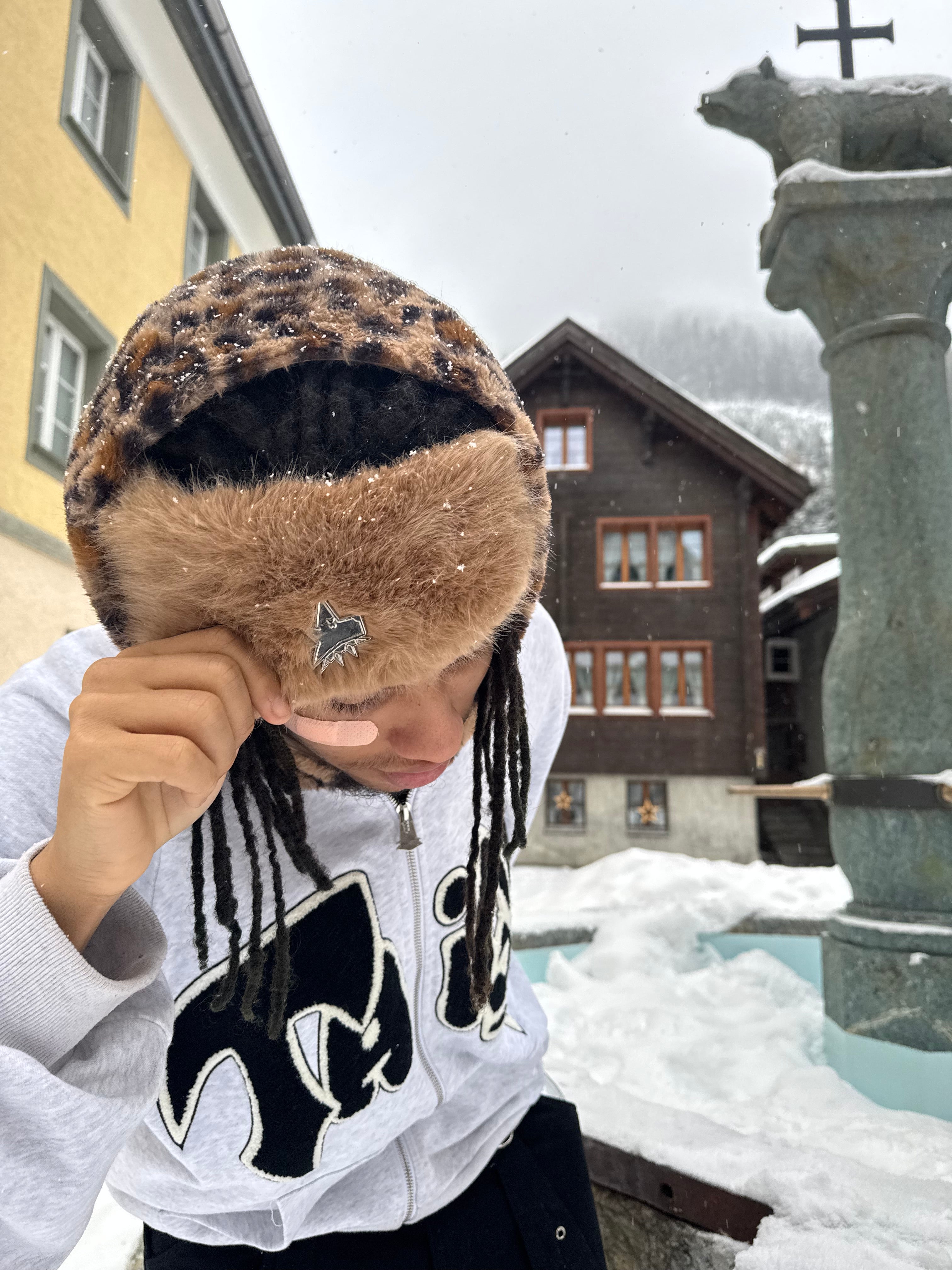 TAIGAFACE PIN-IYAMIUIO