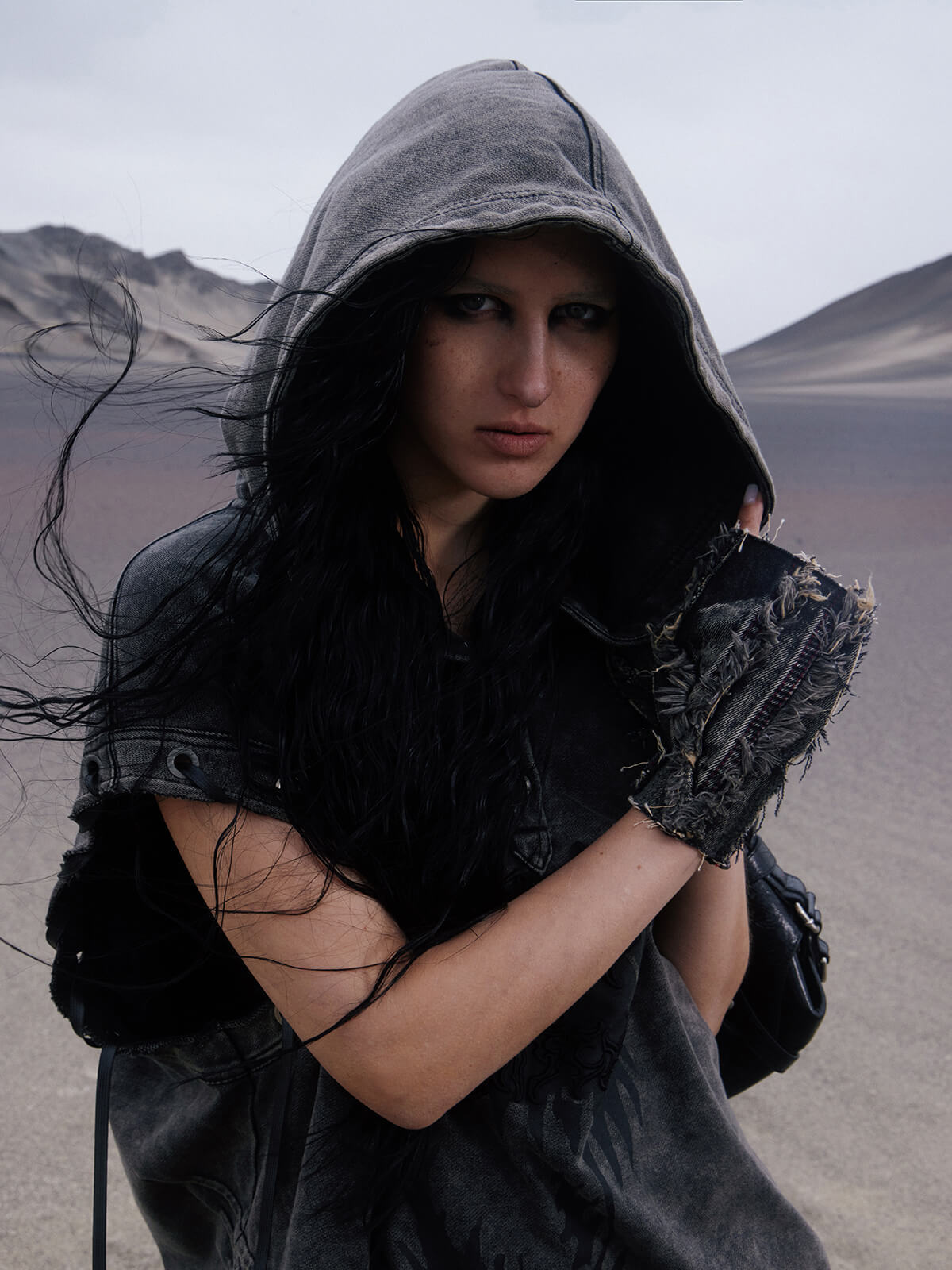 Personsoul Button Collar Hooded Sleeveless Sweatshirt-IYAMIUIO