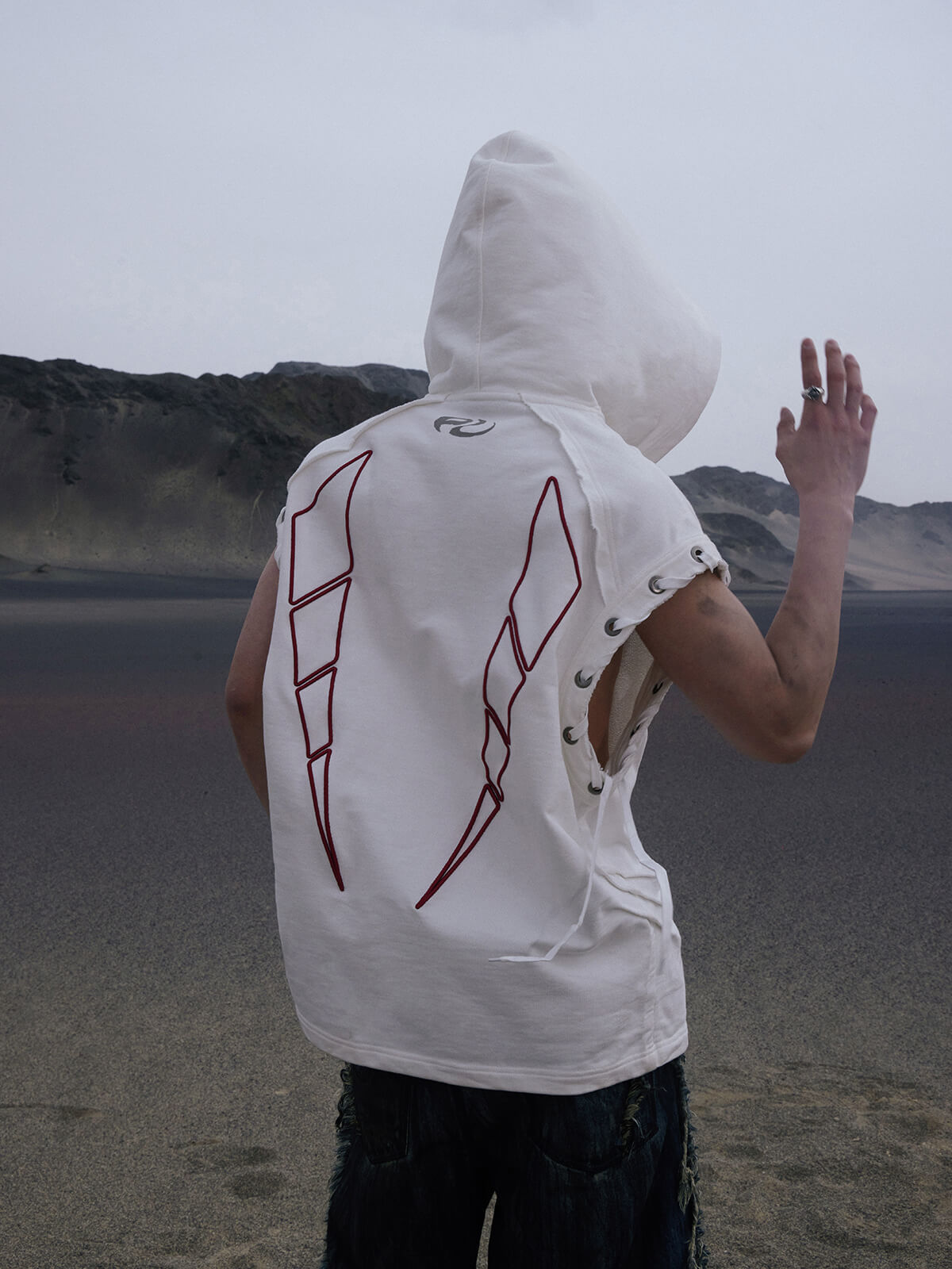 Personsoul Button Collar Hooded Sleeveless Sweatshirt-IYAMIUIO