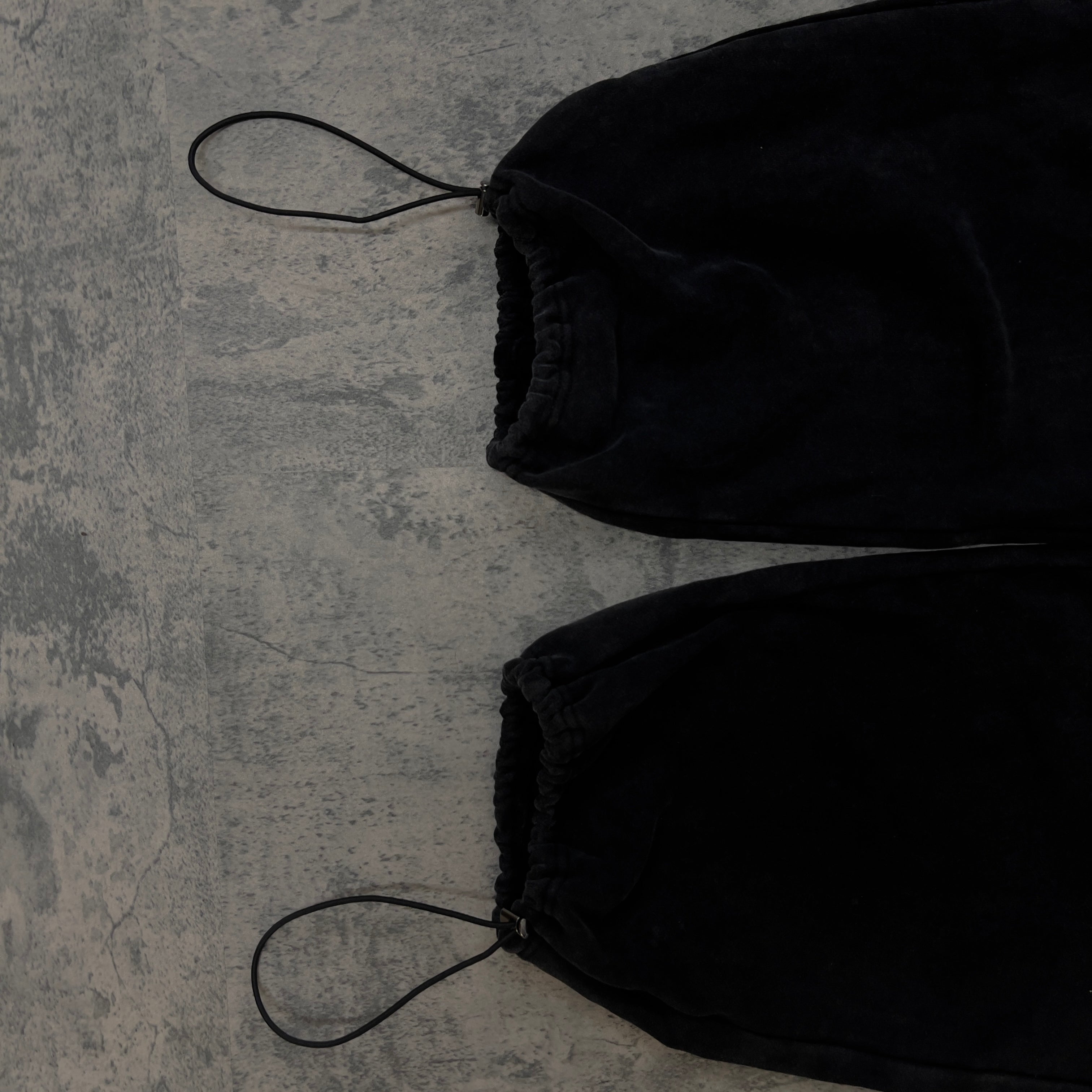 CARGO SWEATS (NOIR)-IYAMIUIO