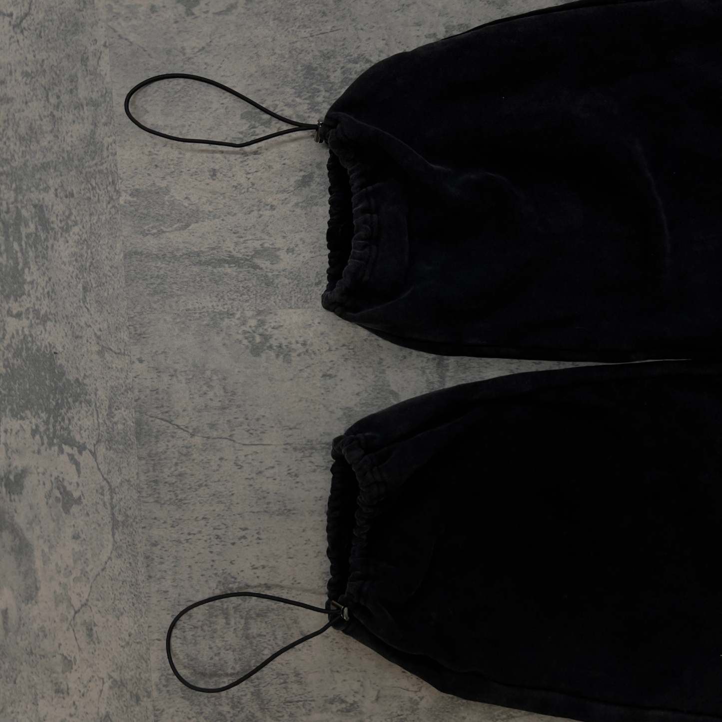 CARGO SWEATS (NOIR)-IYAMIUIO