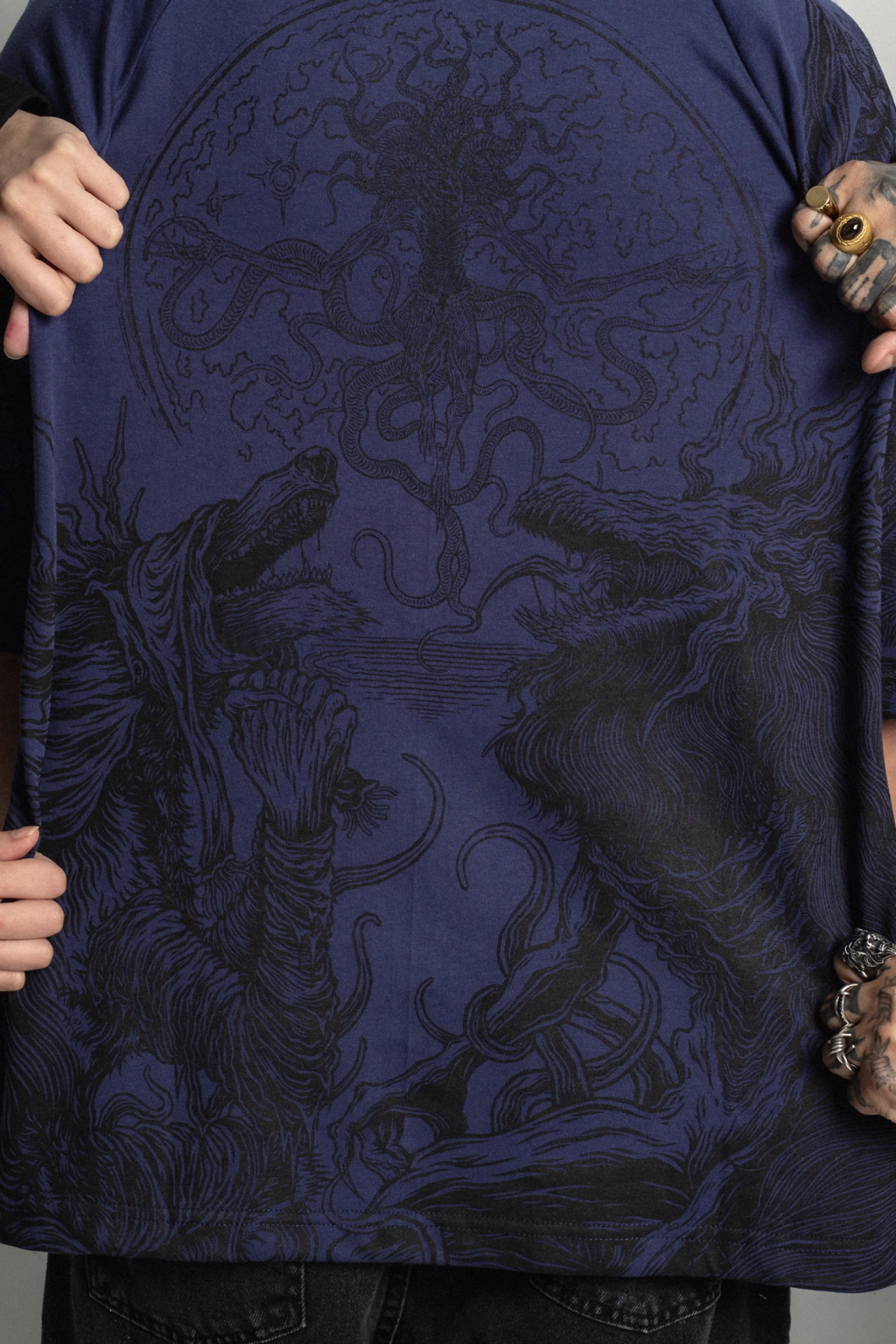 Sangue Cinzento Tee-IYAMIUIO