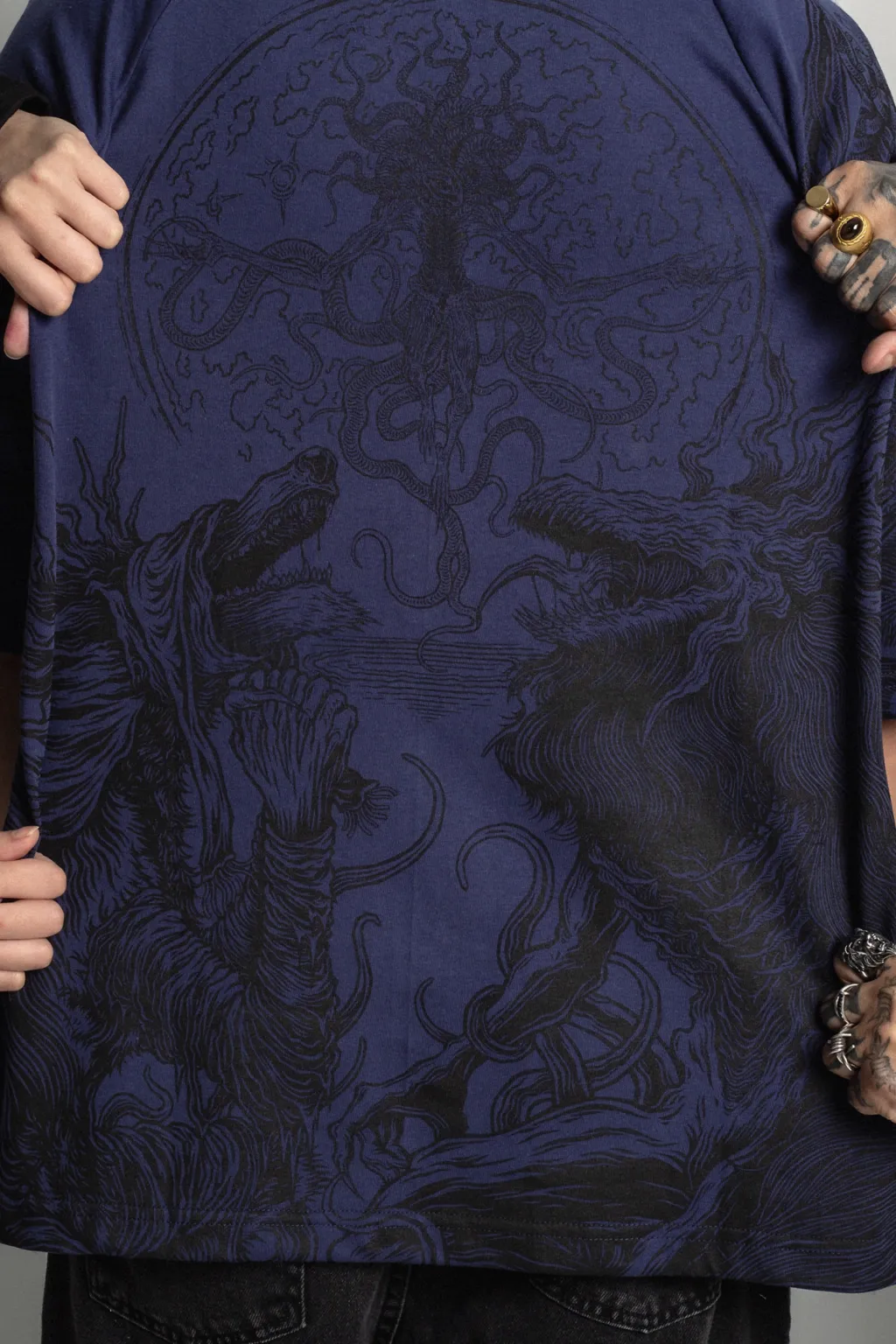 Sangue Cinzento Tee-IYAMIUIO