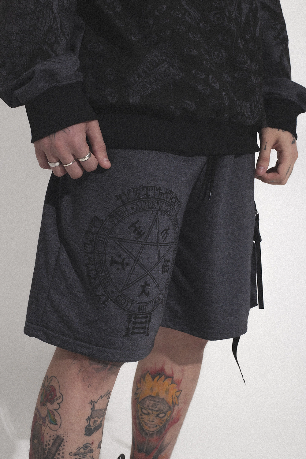 Hellsing Alucard Shorts-IYAMIUIO