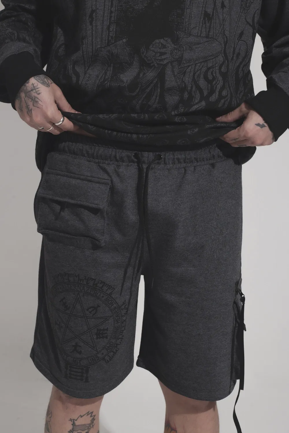 Hellsing Alucard Shorts-IYAMIUIO