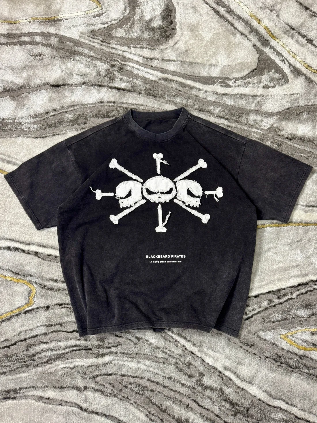 BLACKBEARD TEE-IYAMIUIO
