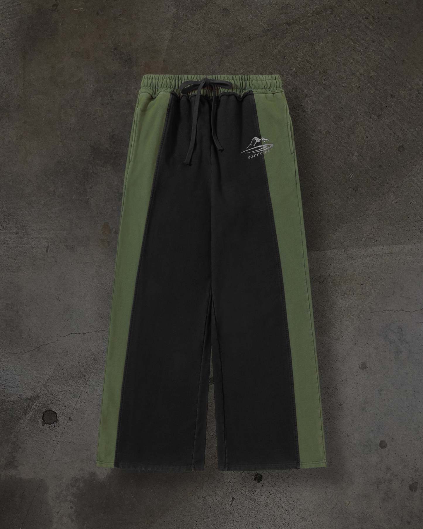 SUMMIT SWEATS (PINE)-IYAMIUIO