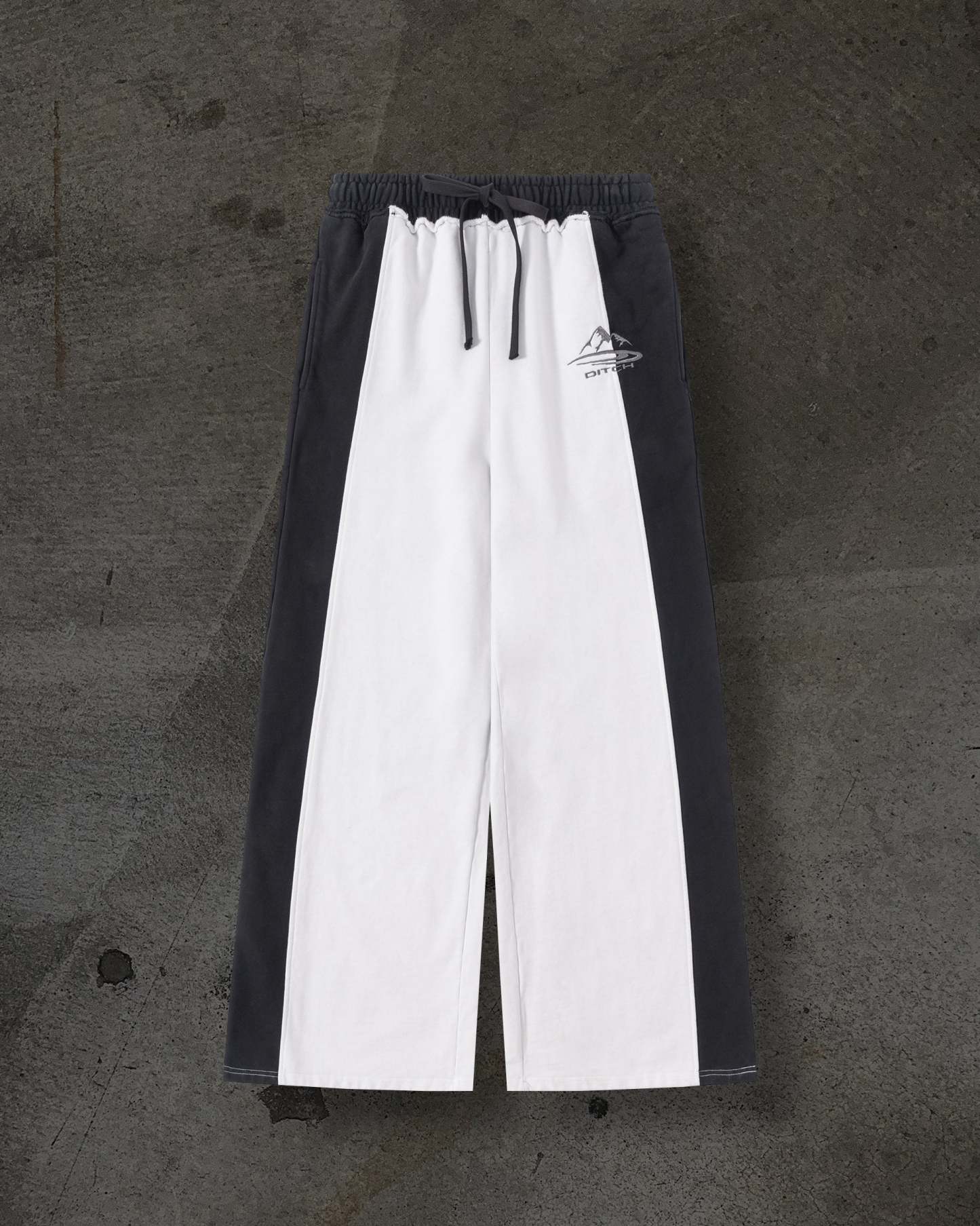 SUMMIT SWEATS (WHITE)-IYAMIUIO