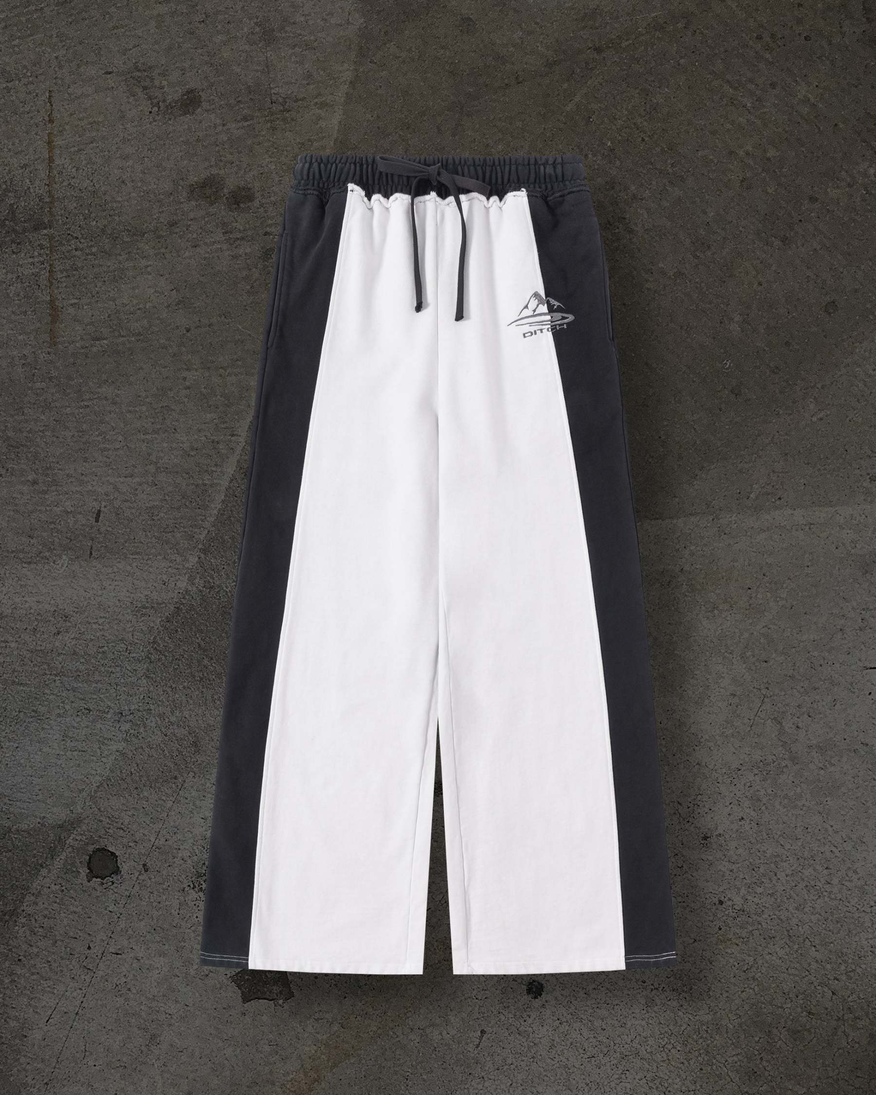 SUMMIT SWEATS (WHITE)-IYAMIUIO