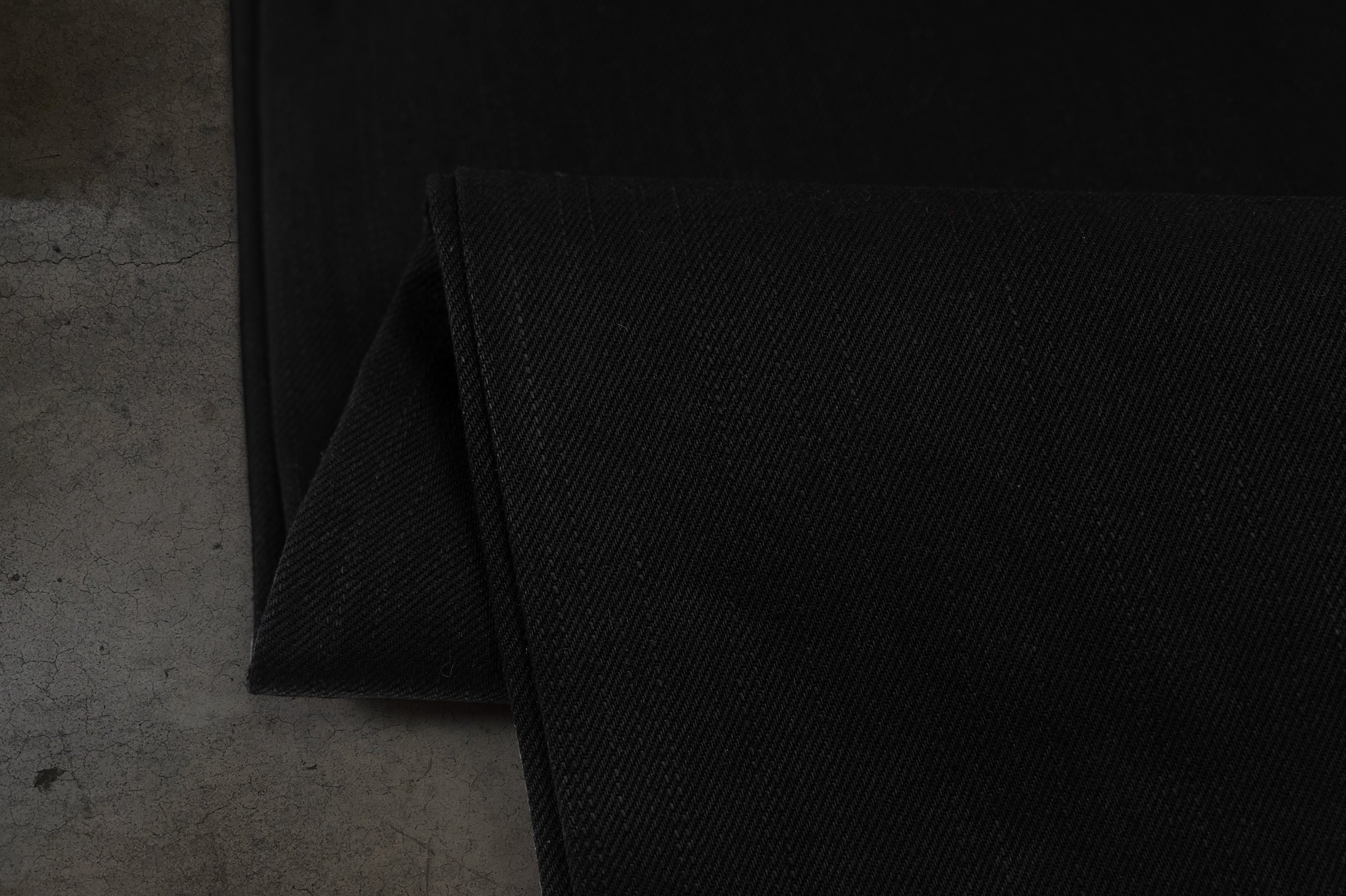 JAPANESE SELVEDGE SLUB DENIM (JET BLACK)-IYAMIUIO