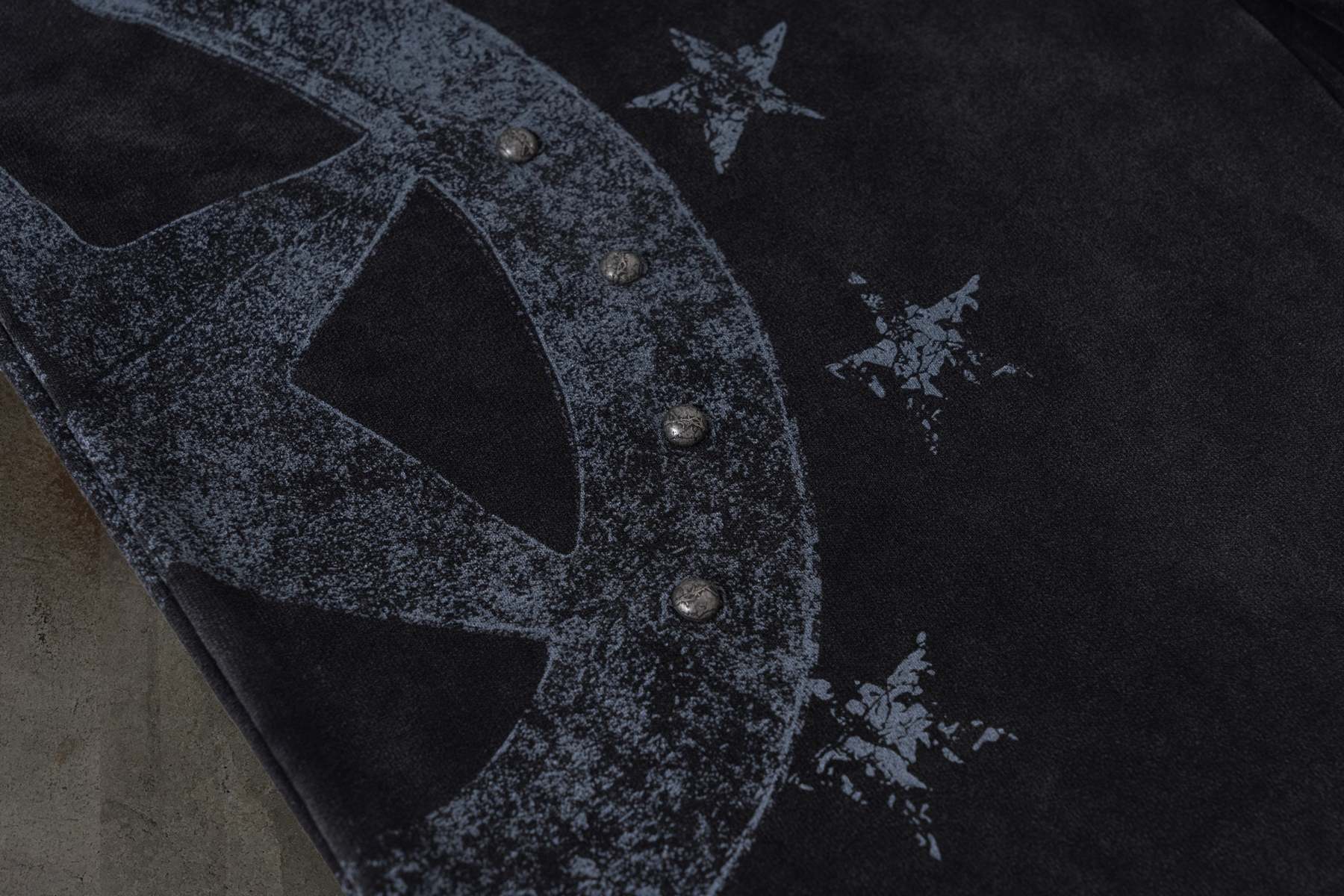 HORSESHOE SWEATS (COAL)-IYAMIUIO