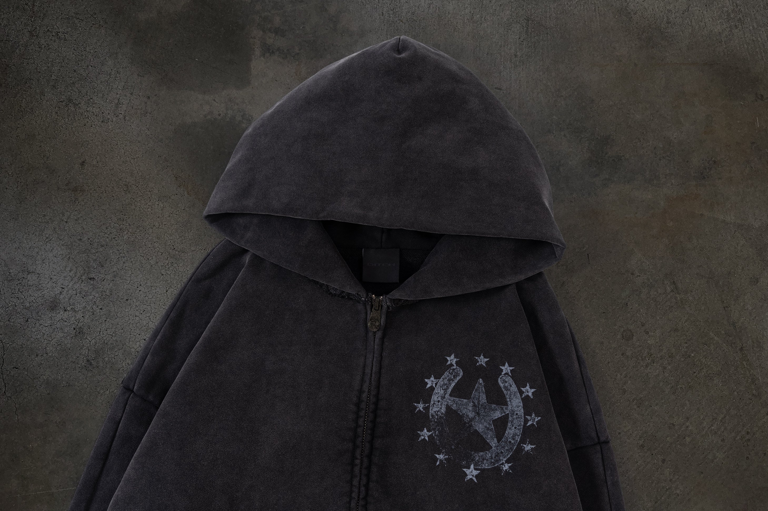 HORSESHOE ZIPUP (COAL)-IYAMIUIO