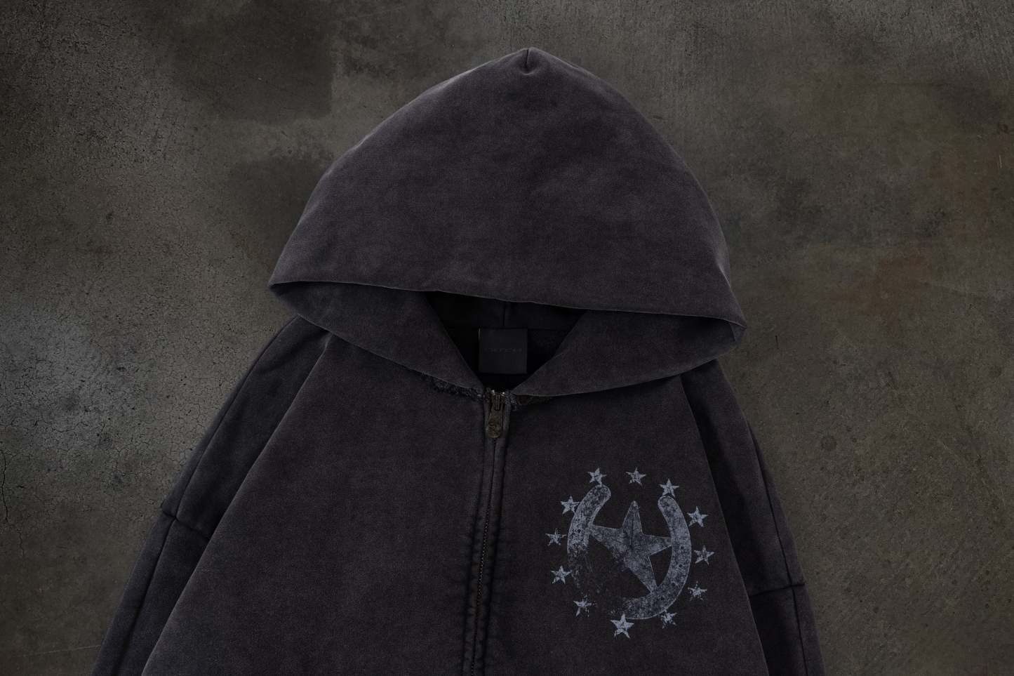 HORSESHOE ZIPUP (COAL)-IYAMIUIO