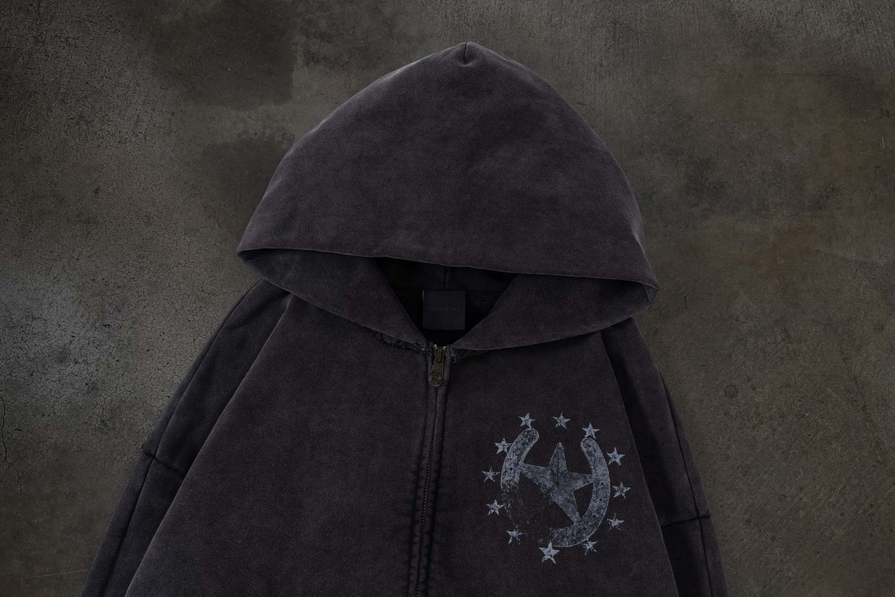 HORSESHOE ZIPUP (COAL)-IYAMIUIO