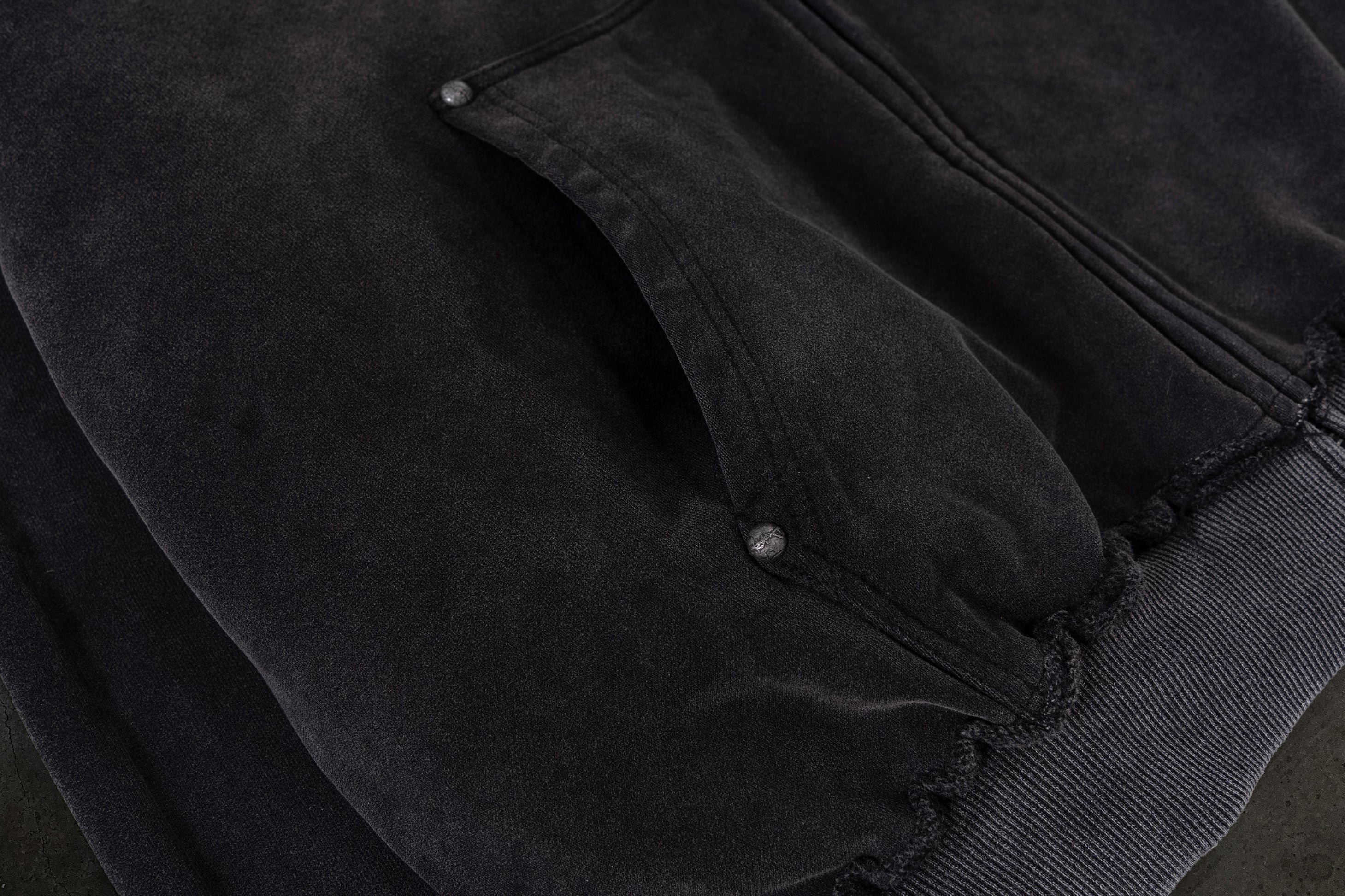 HORSESHOE ZIPUP (COAL)-IYAMIUIO