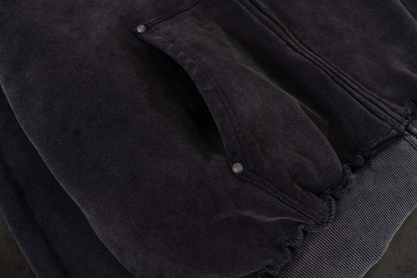 HORSESHOE ZIPUP (COAL)-IYAMIUIO