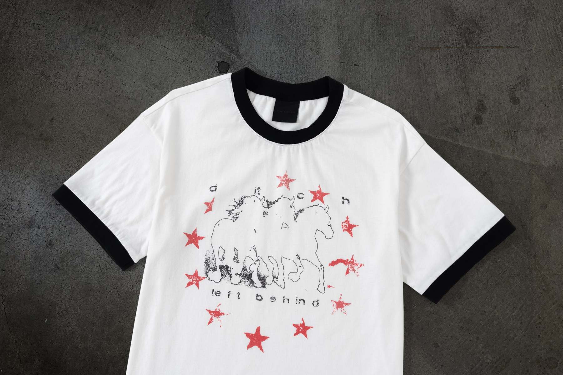 PONY TEE (WHITE)-IYAMIUIO