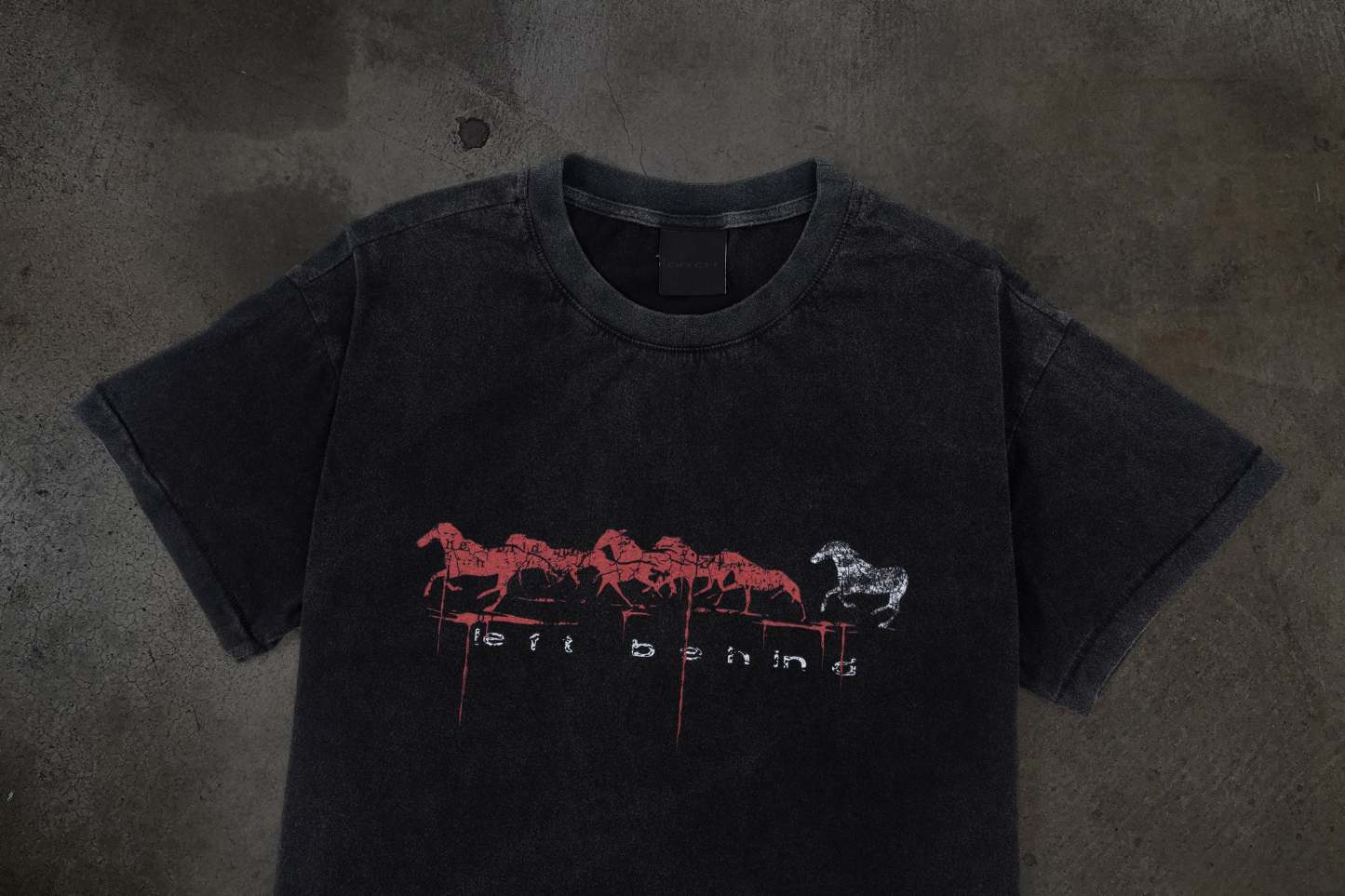 RACEHORSE TEE (COAL)-IYAMIUIO