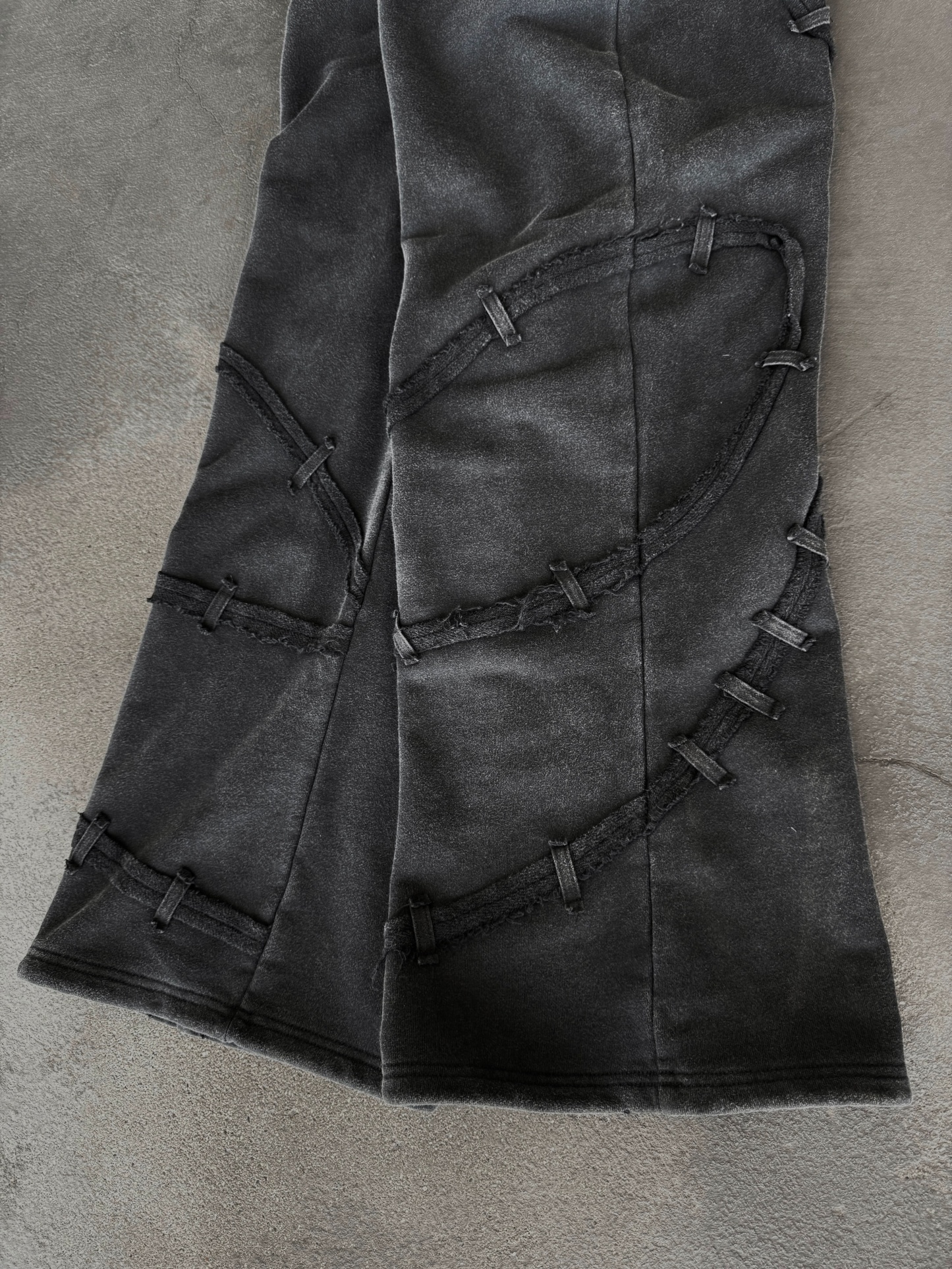 “E.T” Sweats-IYAMIUIO