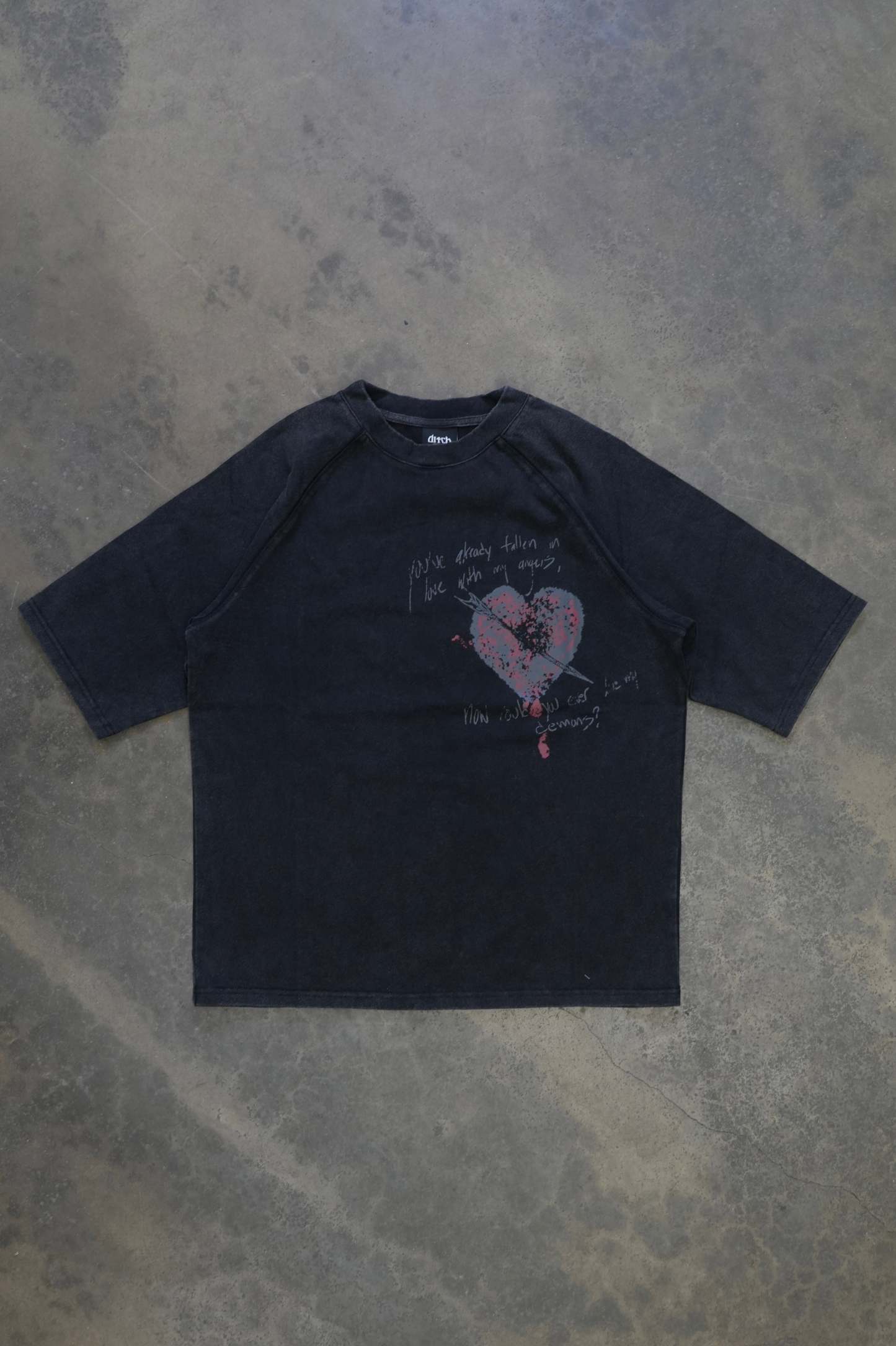 DEMONS TEE (COAL)-IYAMIUIO