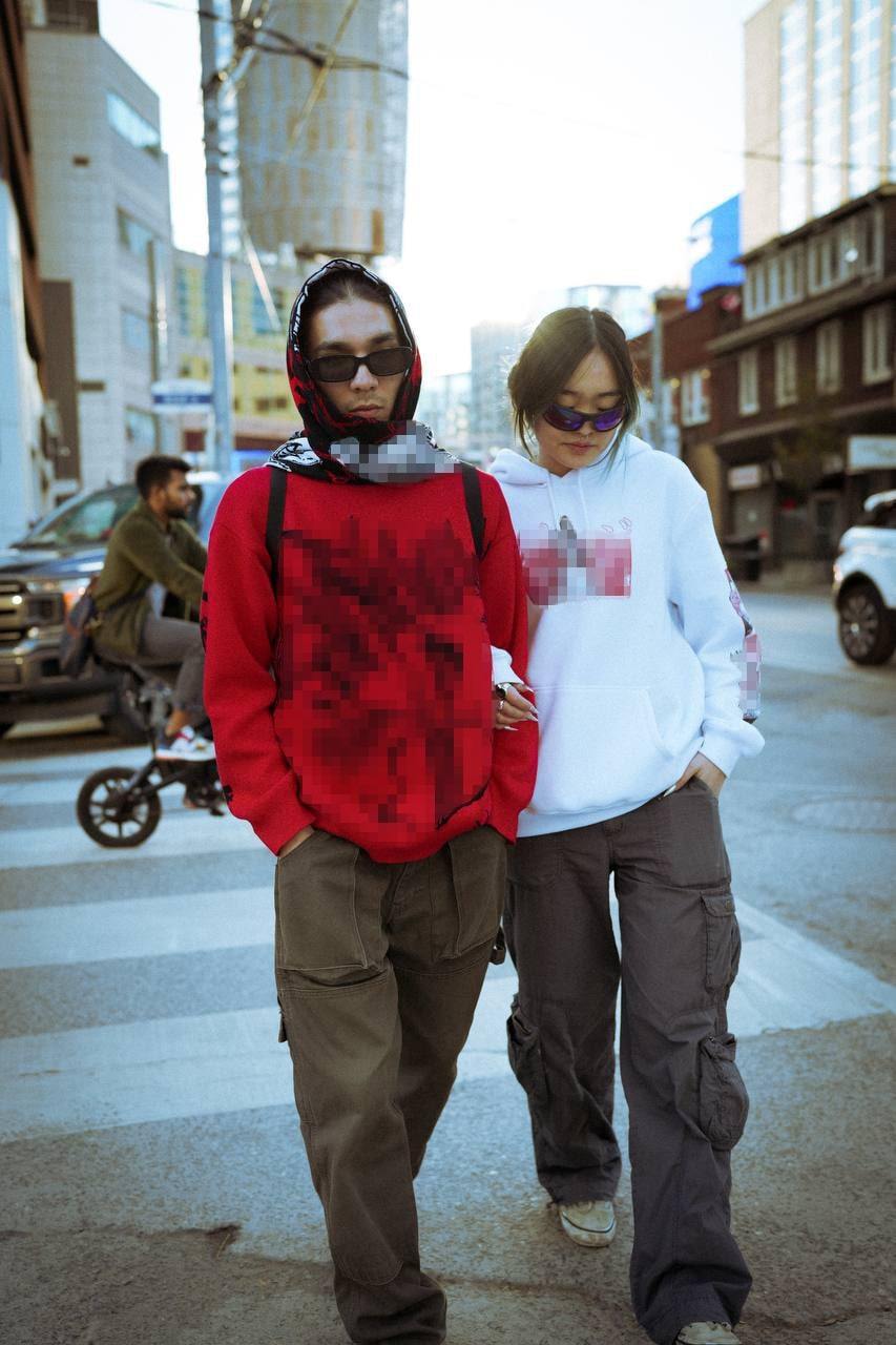 "Mistletoe" Knit-IYAMIUIO