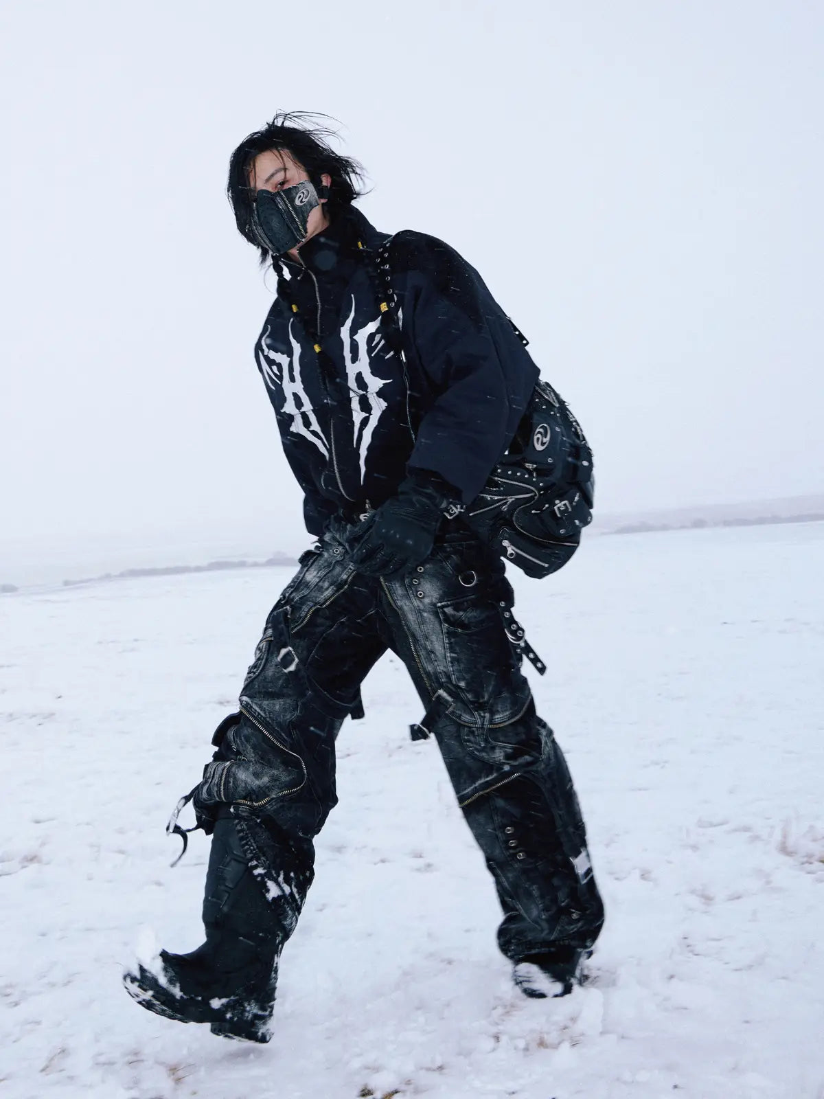 Personsoul Embroidered Cropped Down Jacket-IYAMIUIO