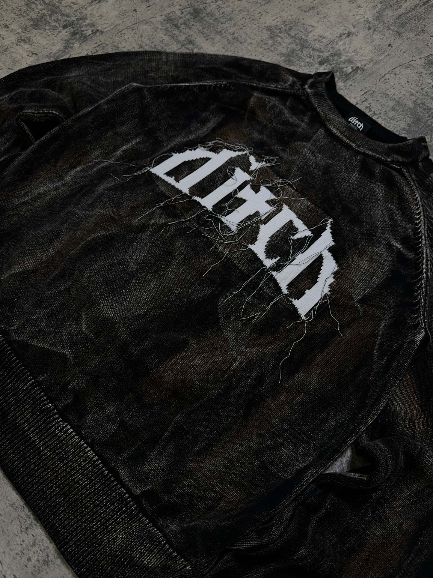 DISTRESSED KNIT SWEATER (RUST)-IYAMIUIO