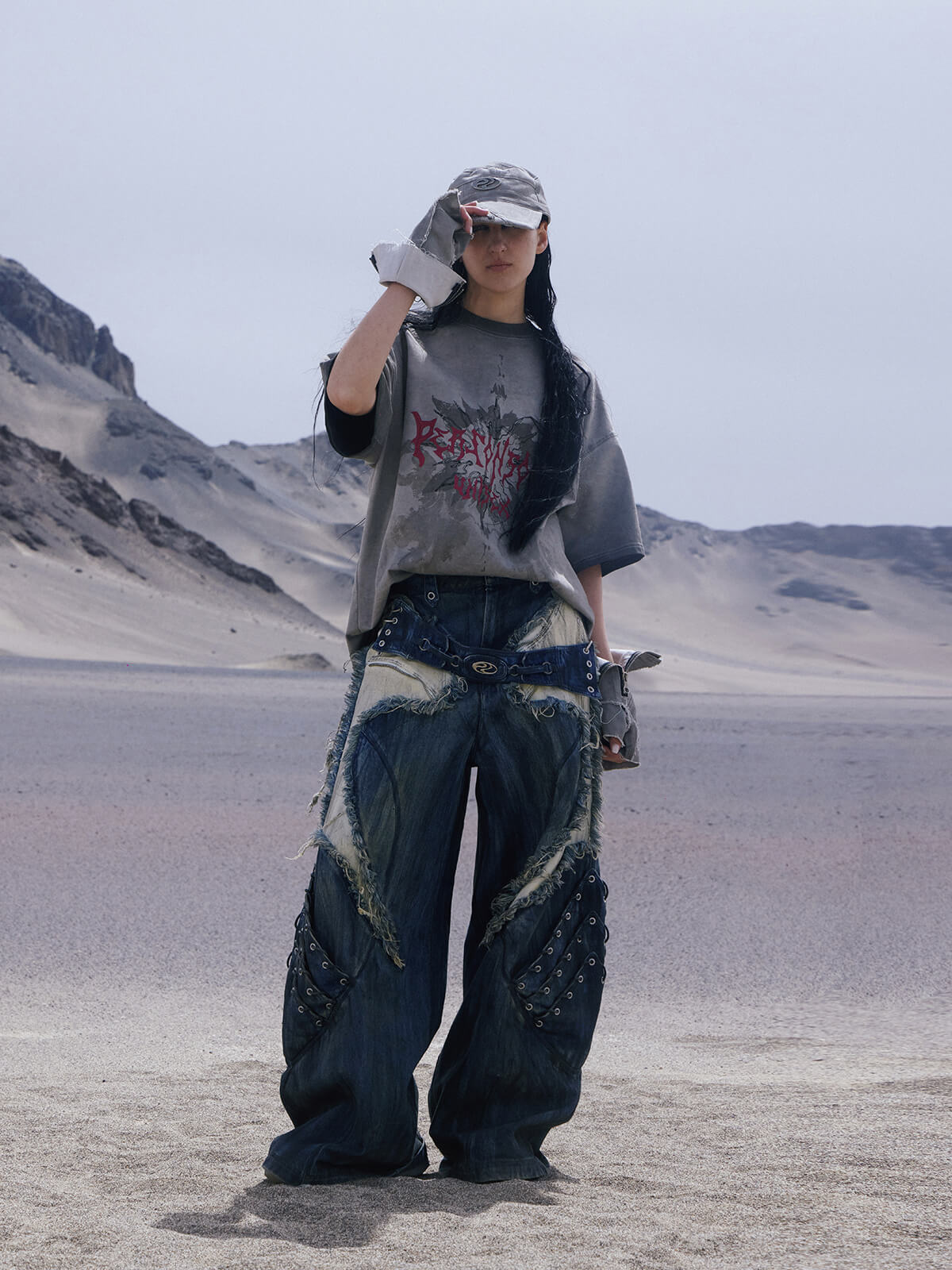 Personsoul Graphic Print Oversized T-Shirt-IYAMIUIO