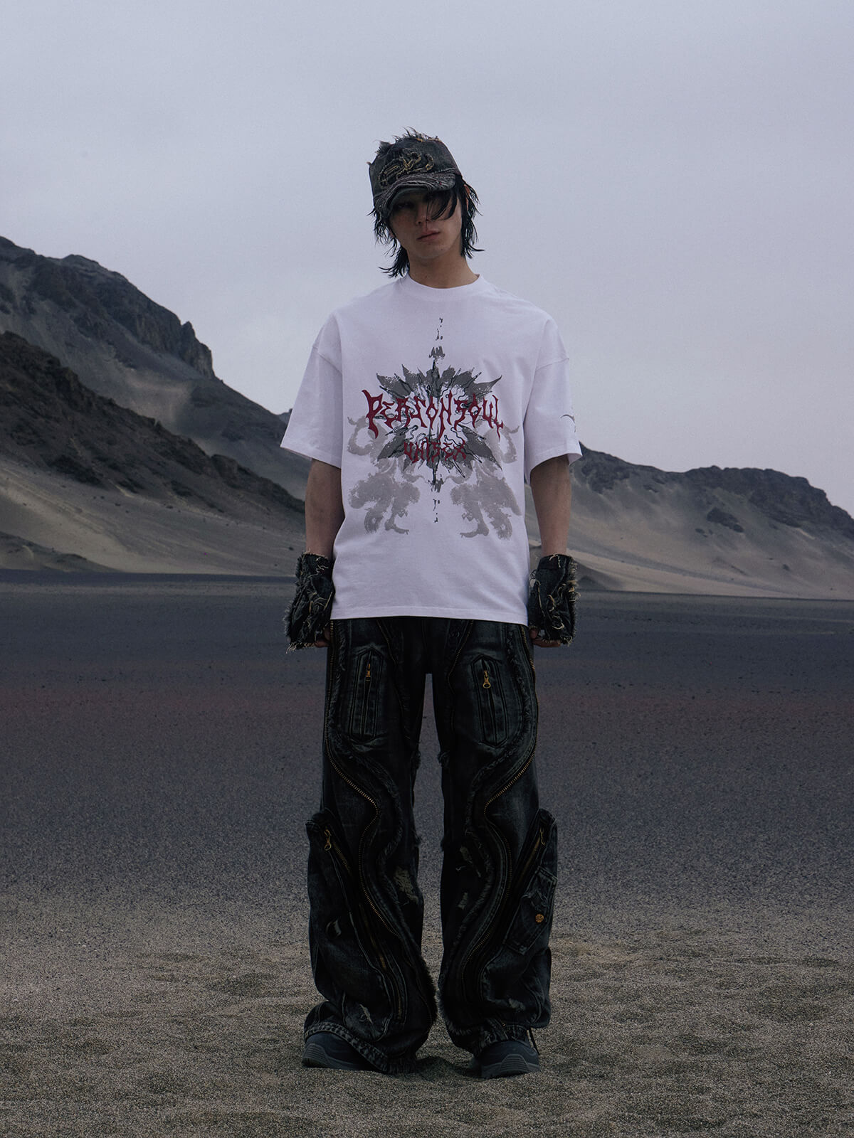 Personsoul Graphic Print Oversized T-Shirt-IYAMIUIO