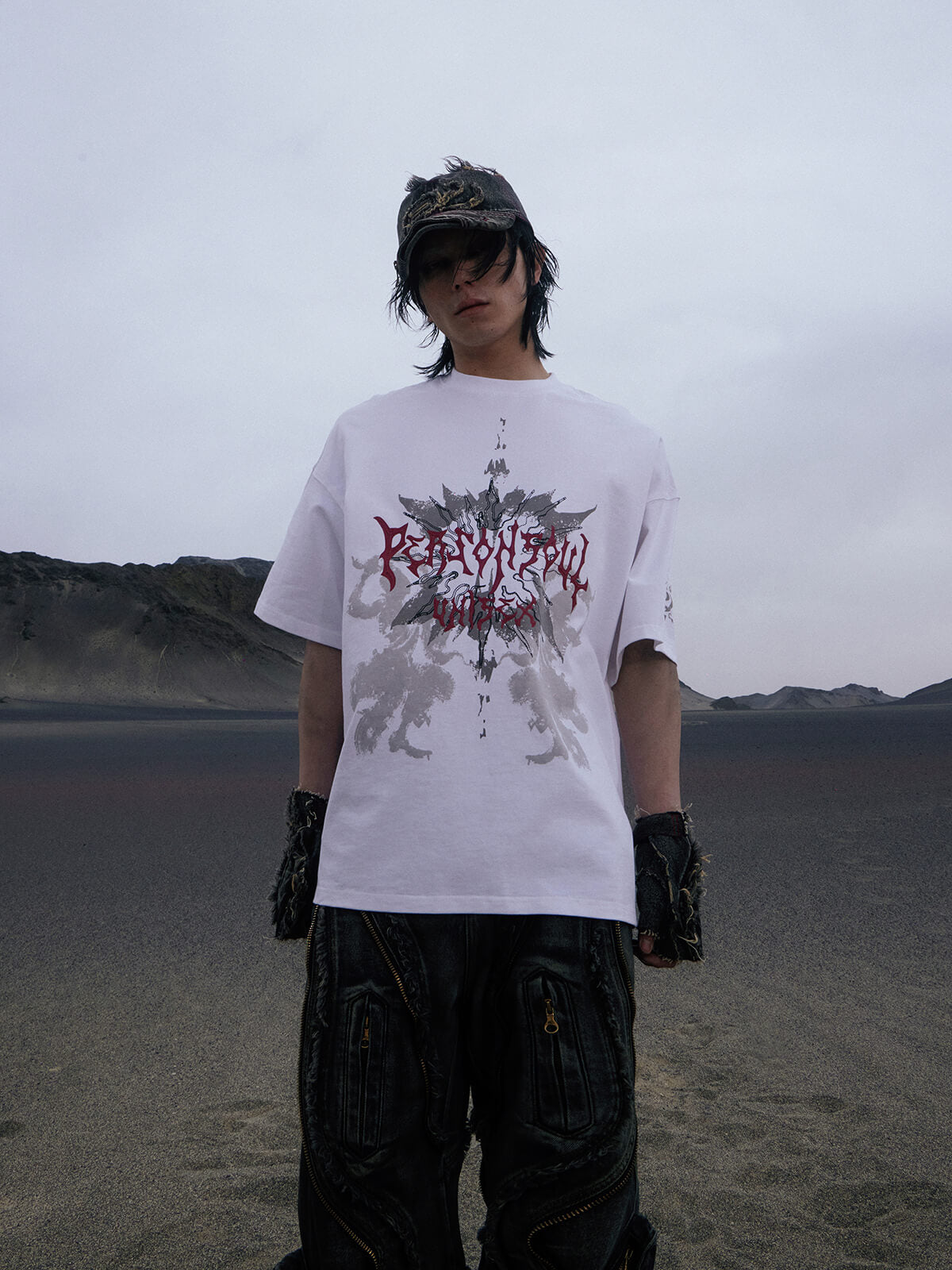 Personsoul Graphic Print Oversized T-Shirt-IYAMIUIO