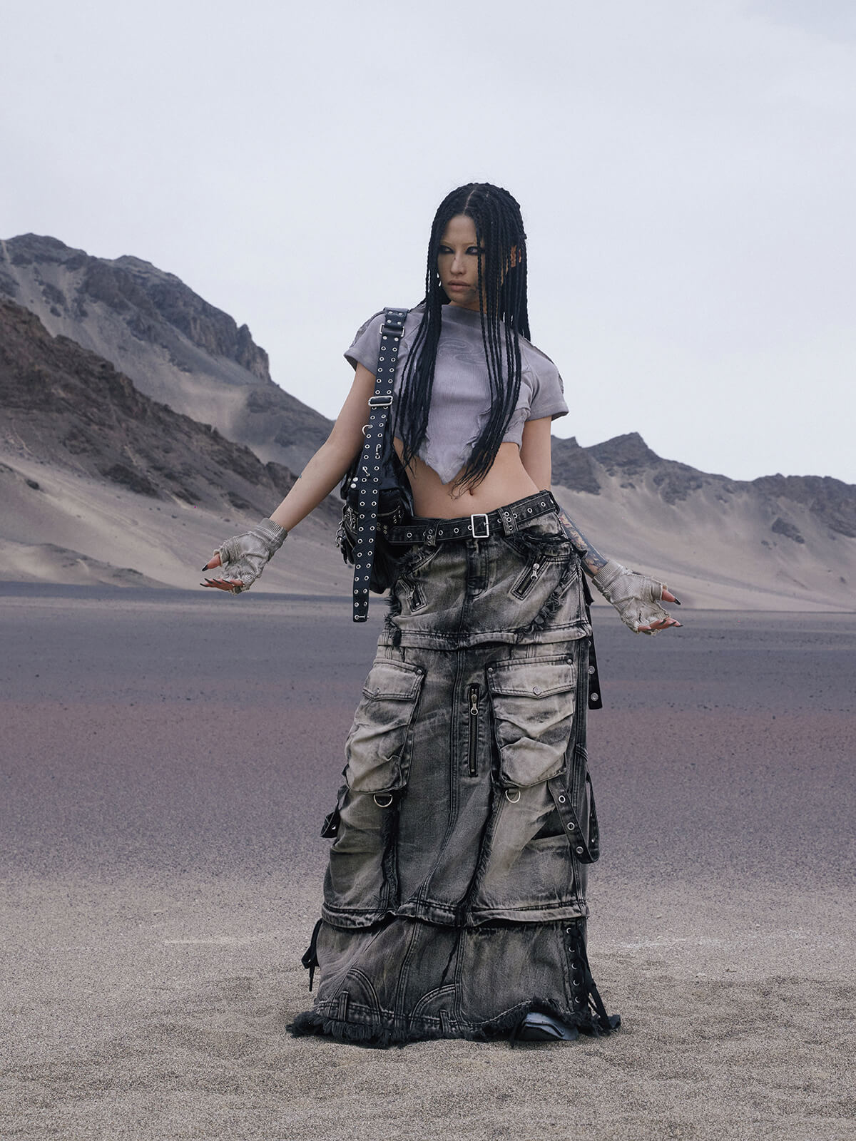 Personsoul Grey V-hem Slim Crop Top-IYAMIUIO