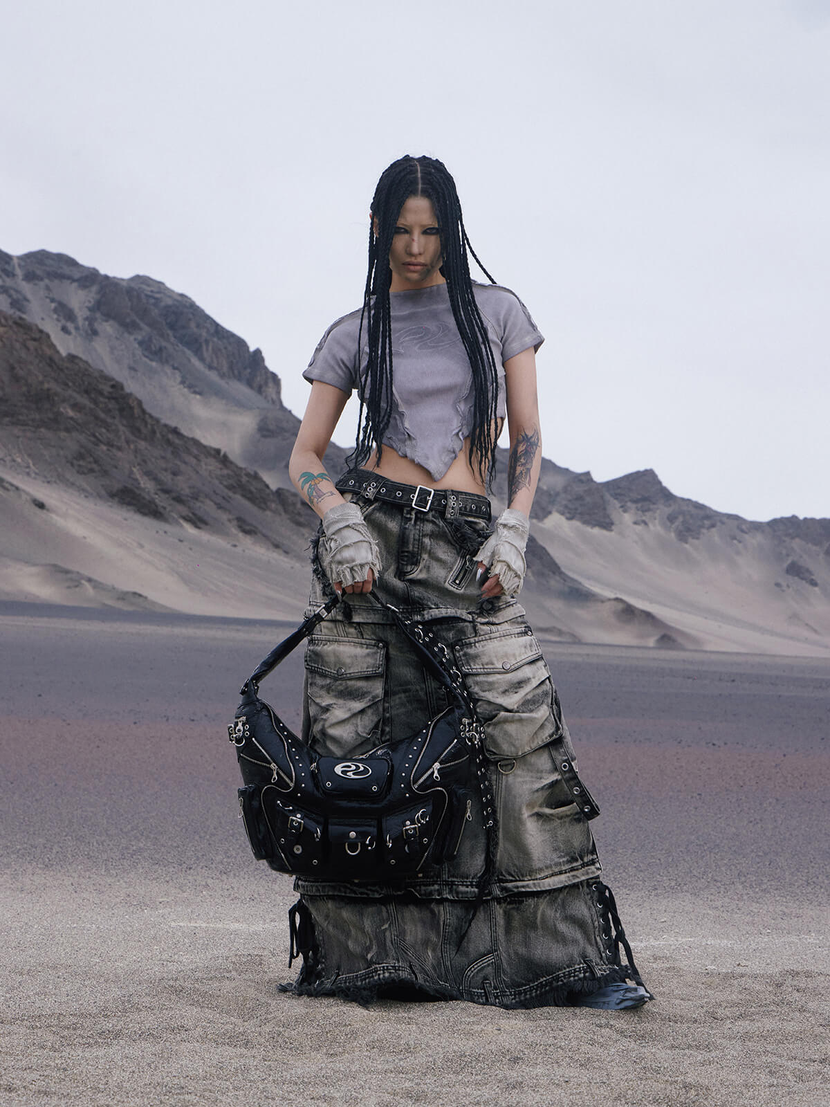 Personsoul Grey V-hem Slim Crop Top-IYAMIUIO