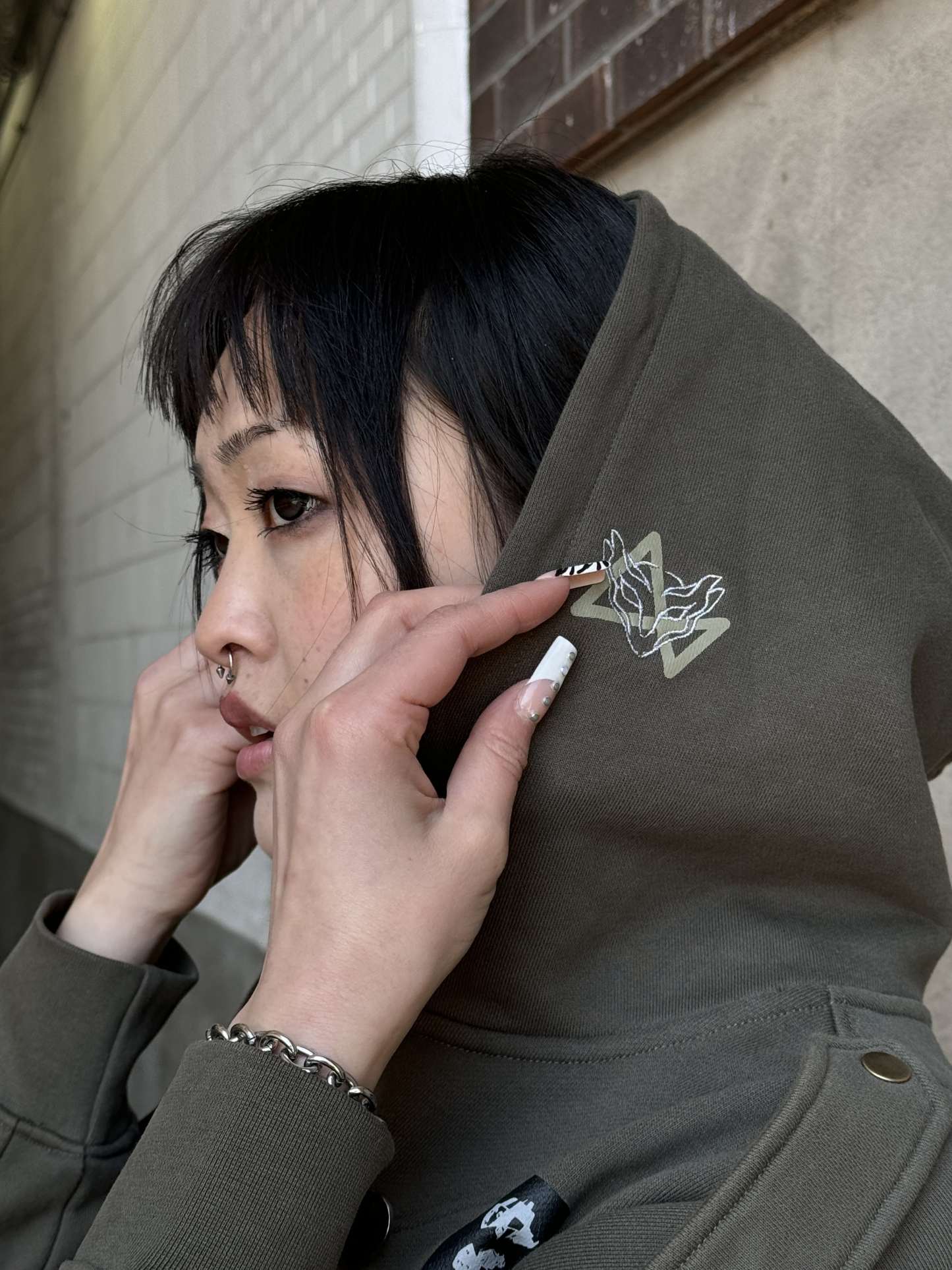 "LEAGUE" Hoodie-IYAMIUIO