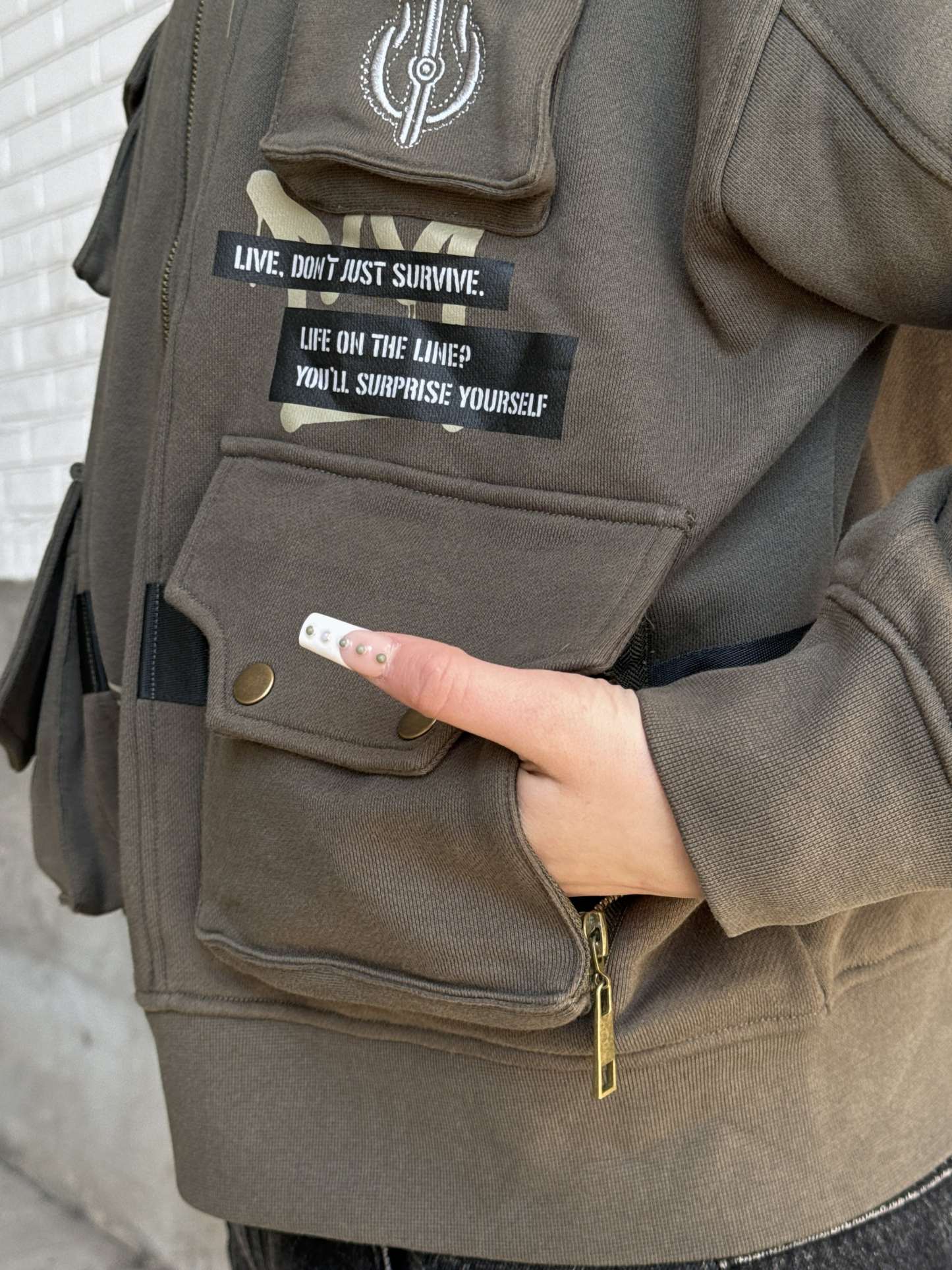 "LEAGUE" Hoodie-IYAMIUIO