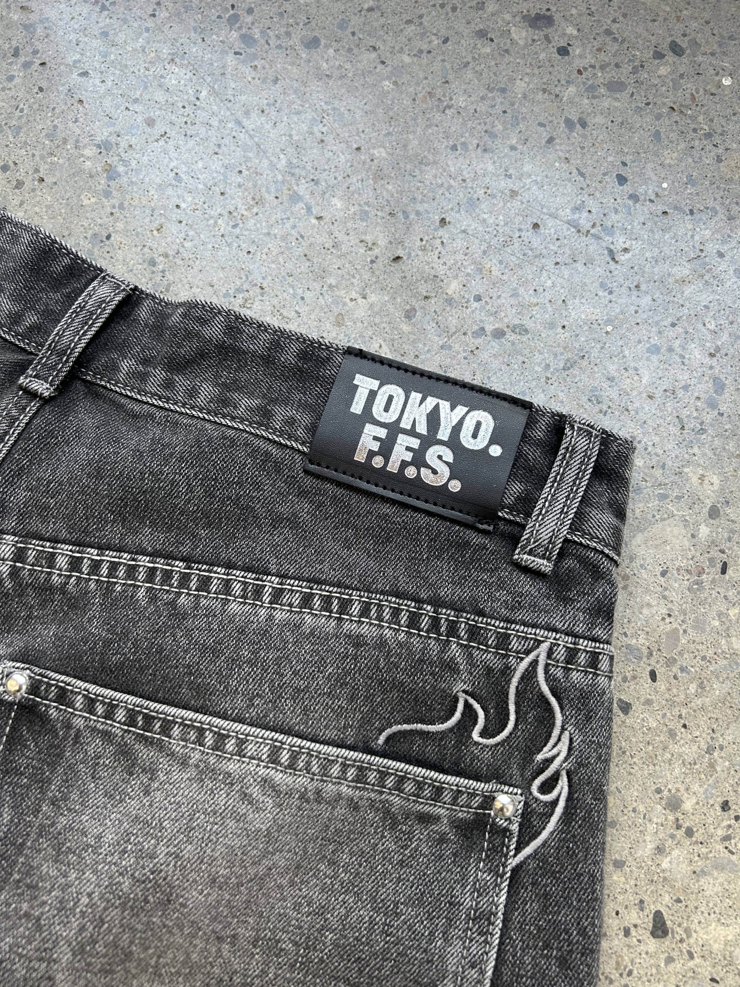 "ROCKSTAR" Jeans-IYAMIUIO