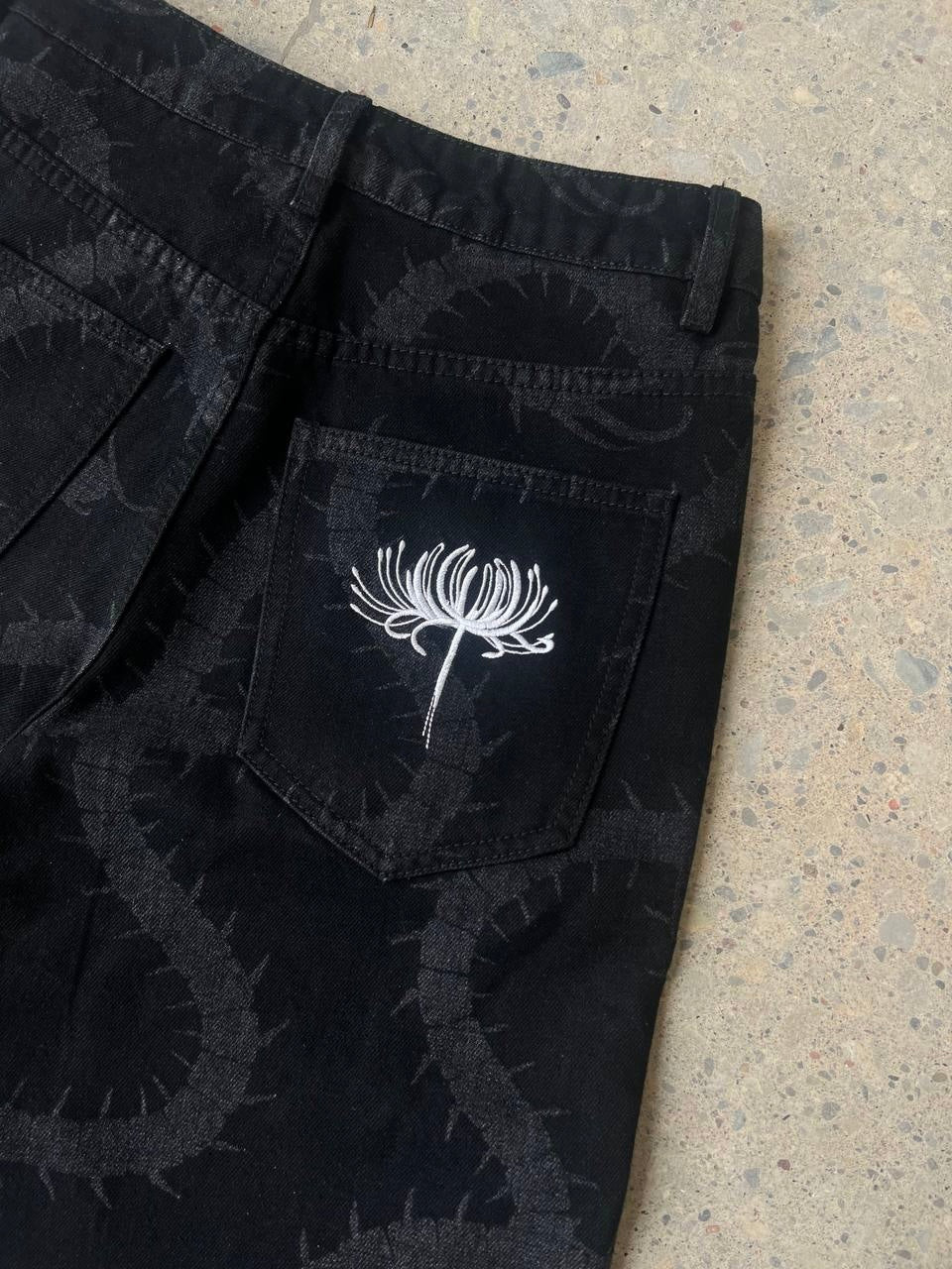 "Phobia" Jeans Black-IYAMIUIO