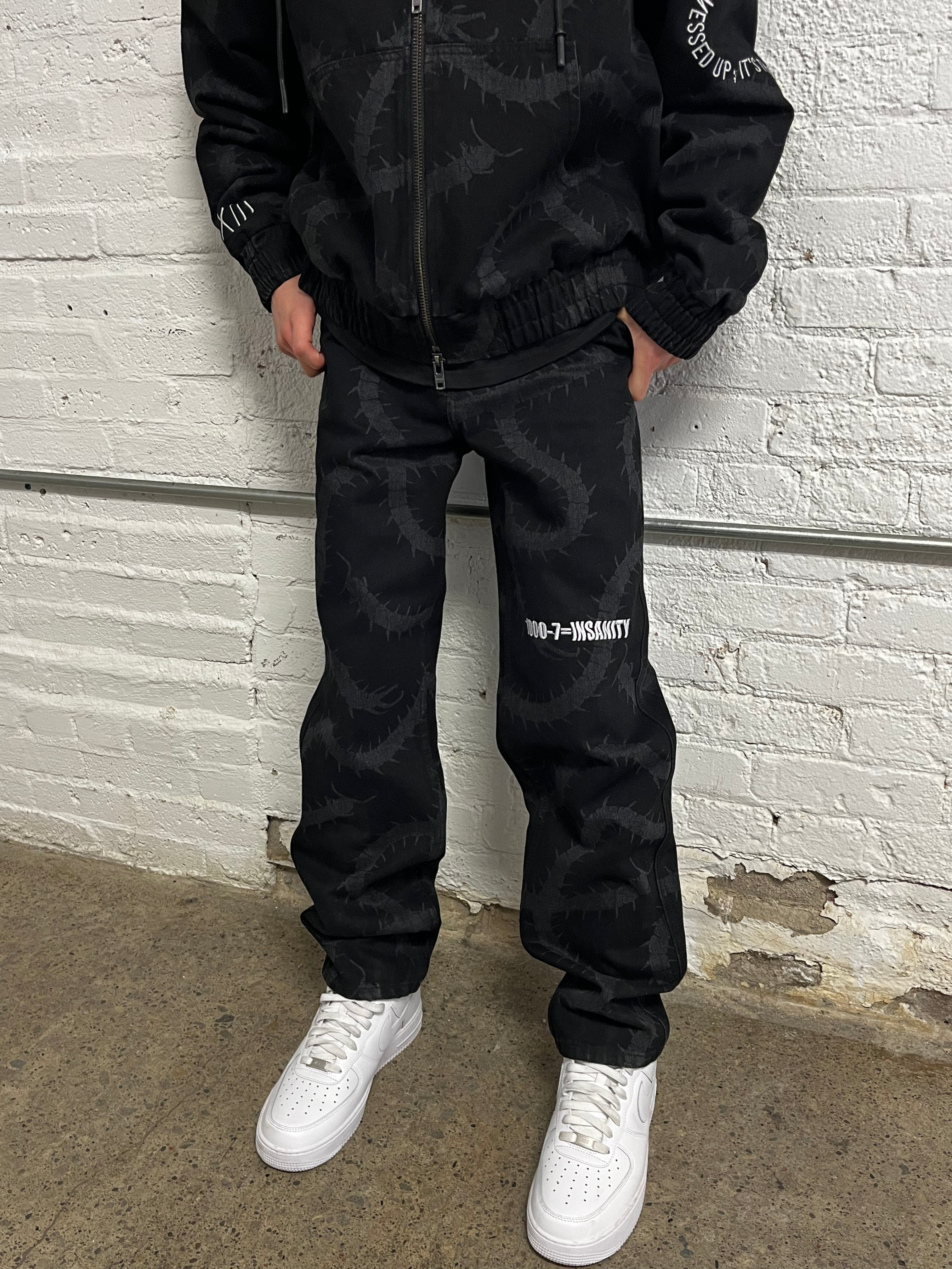 "Phobia" Jeans Black-IYAMIUIO