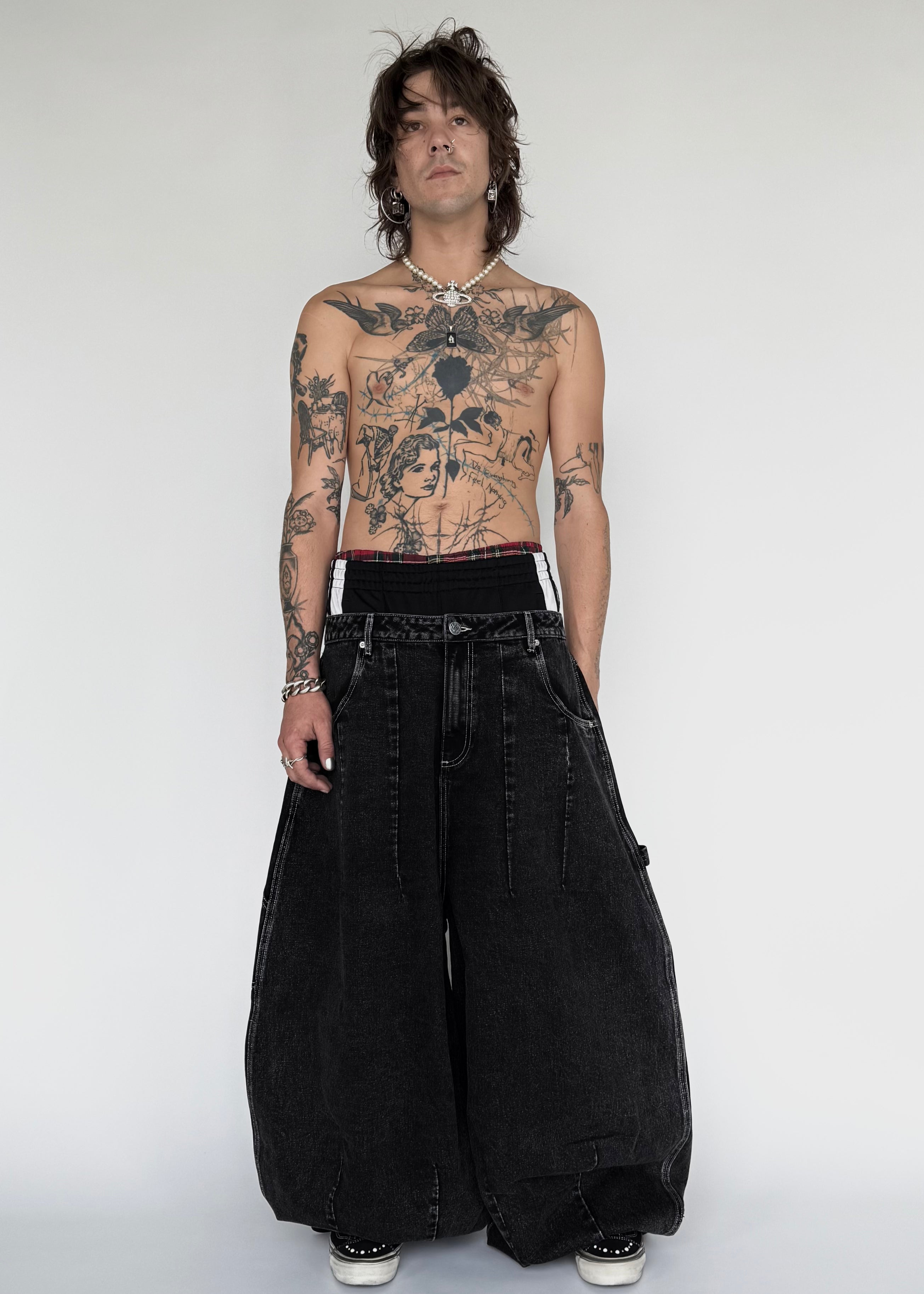 BLACK BAGGIEST-IYAMIUIO