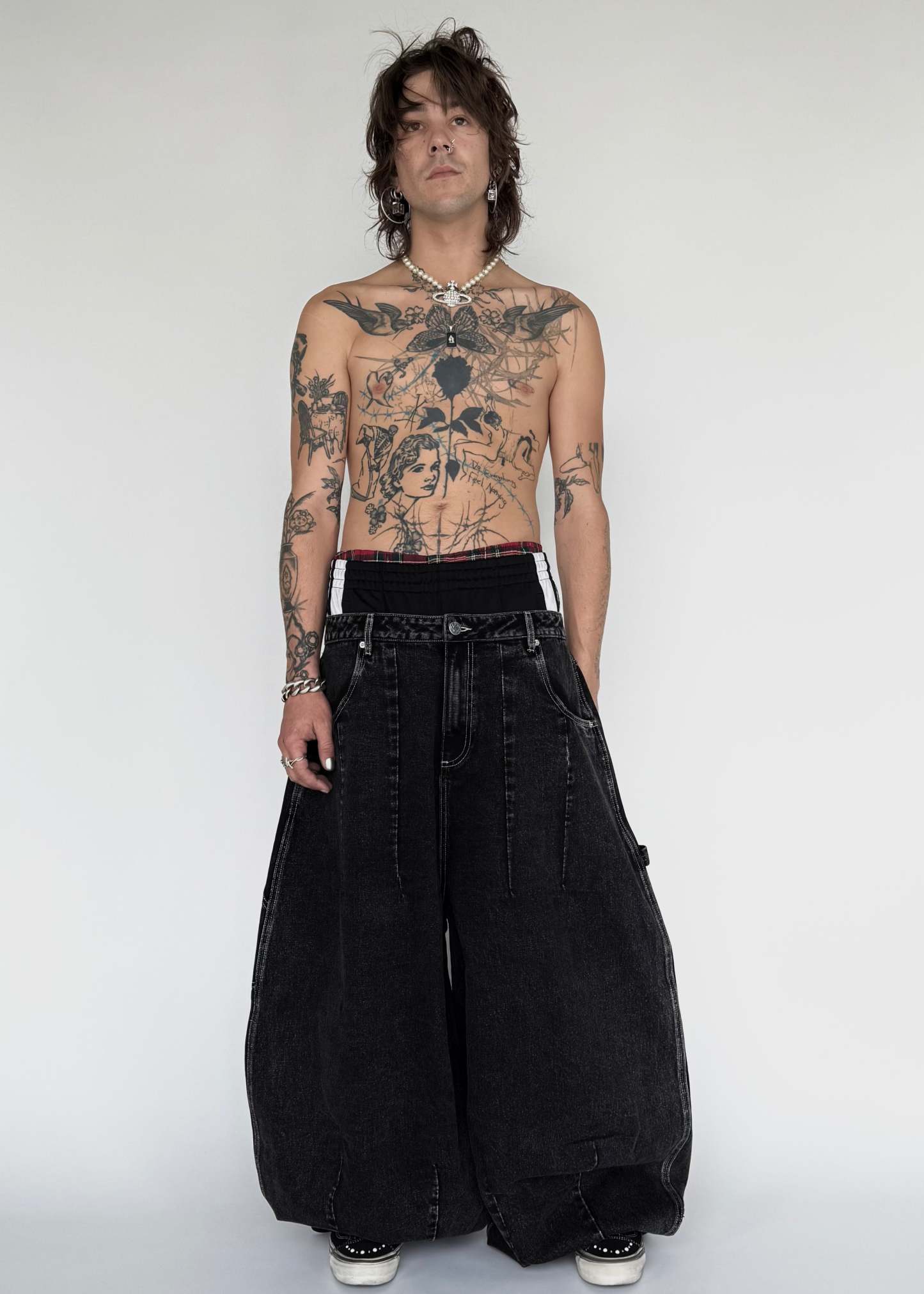 BLACK BAGGIEST-IYAMIUIO