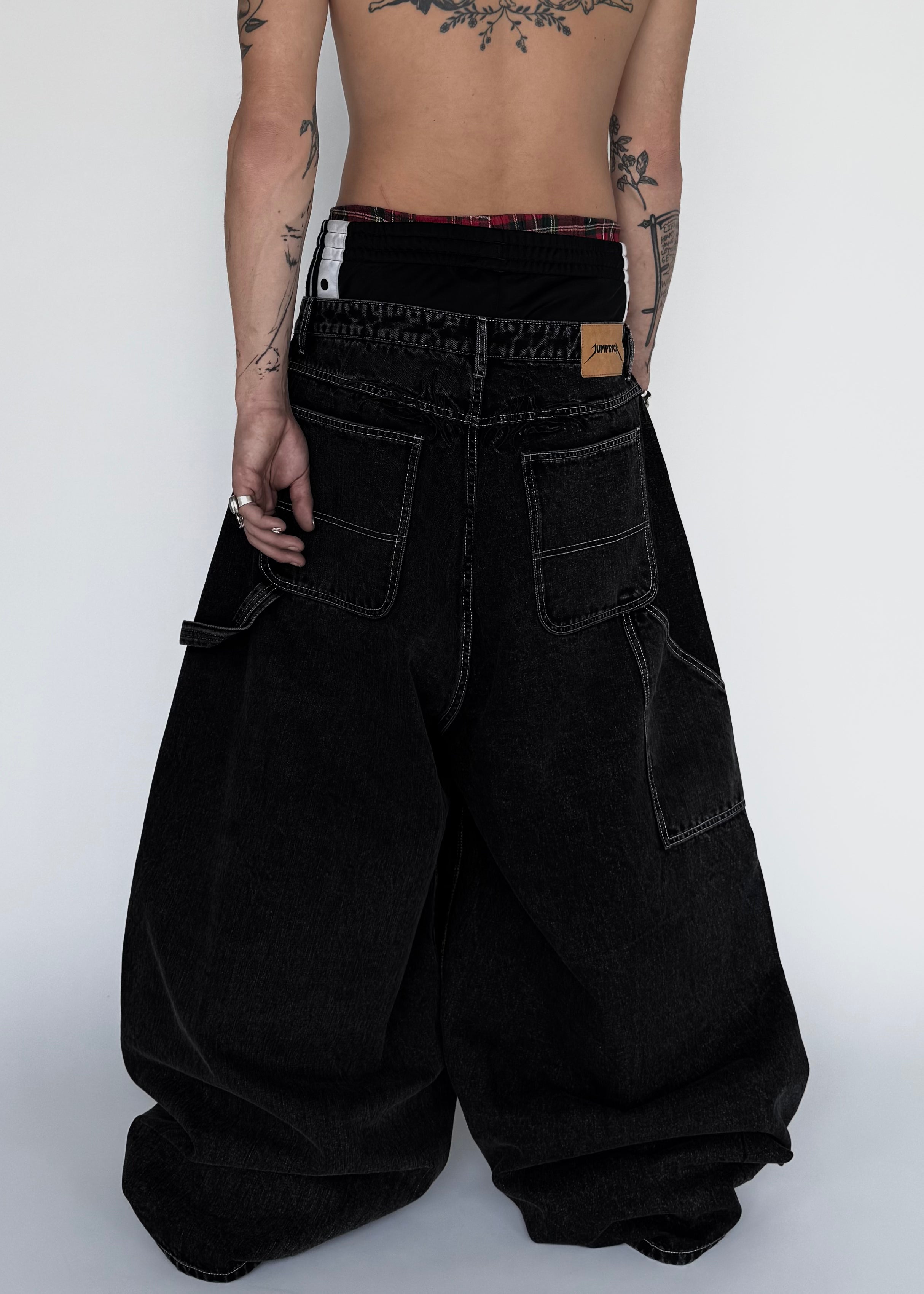 BLACK BAGGIEST-IYAMIUIO