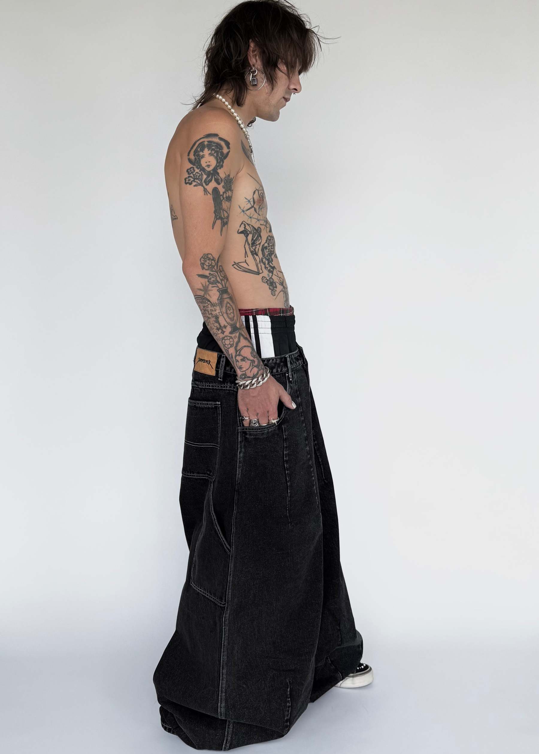 BLACK BAGGIEST-IYAMIUIO