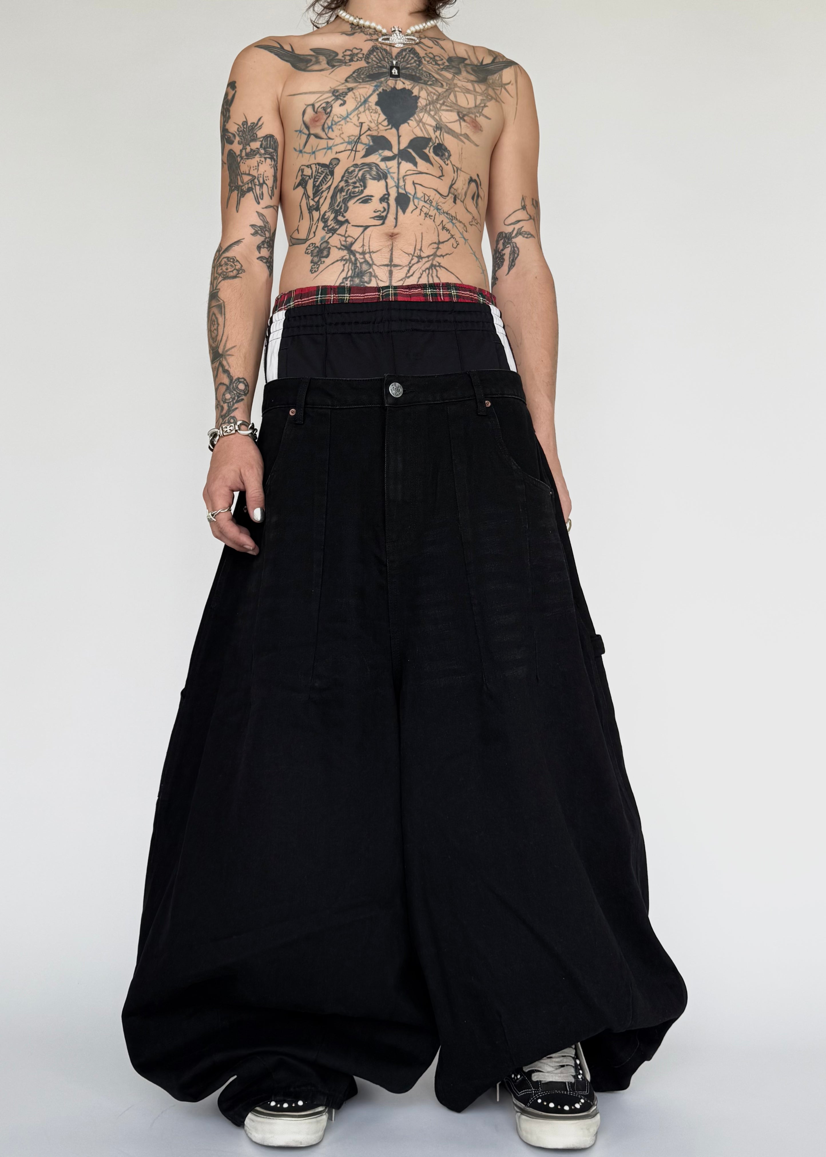 PITCH BLACK BAGGIEST-IYAMIUIO