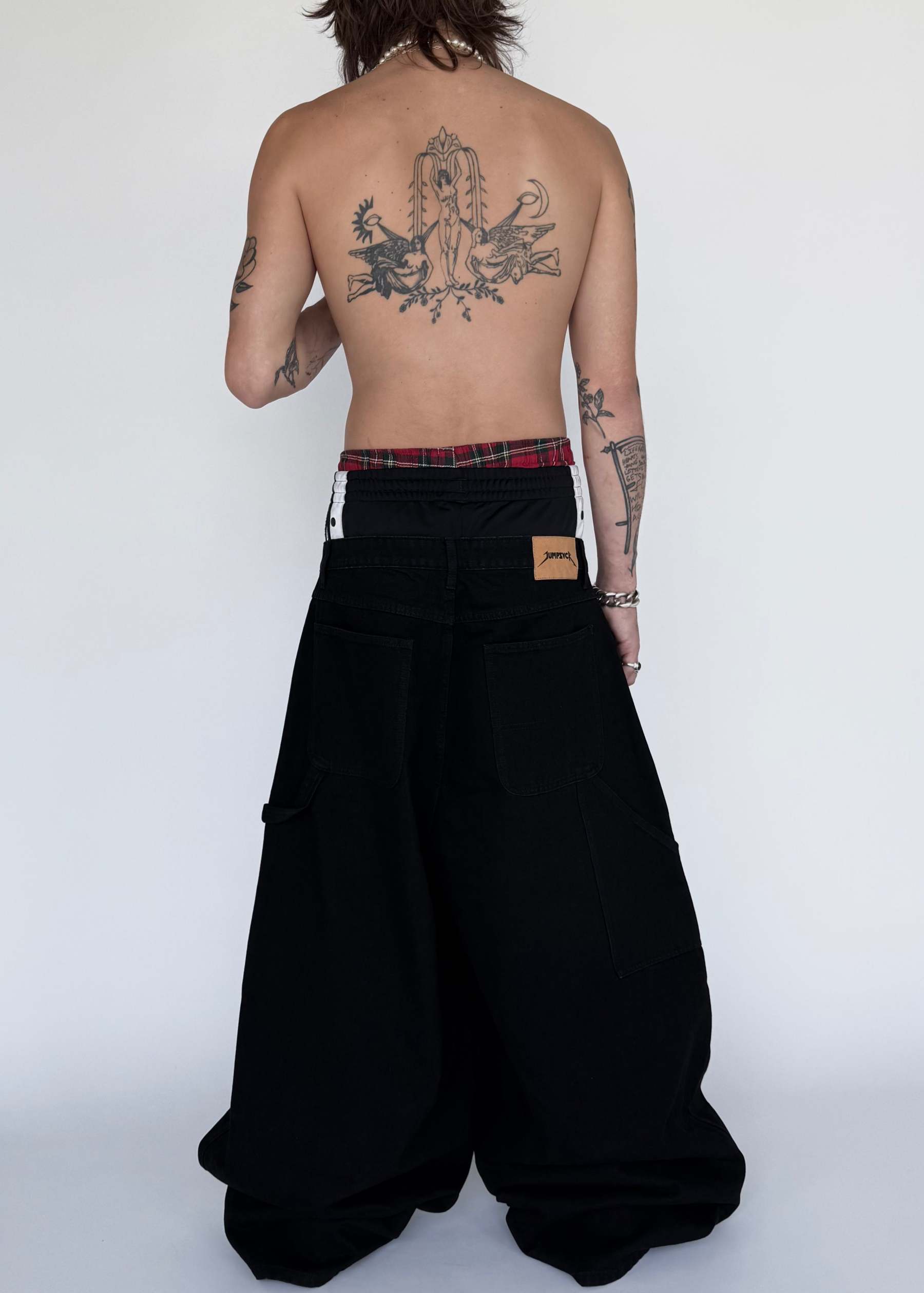 PITCH BLACK BAGGIEST-IYAMIUIO