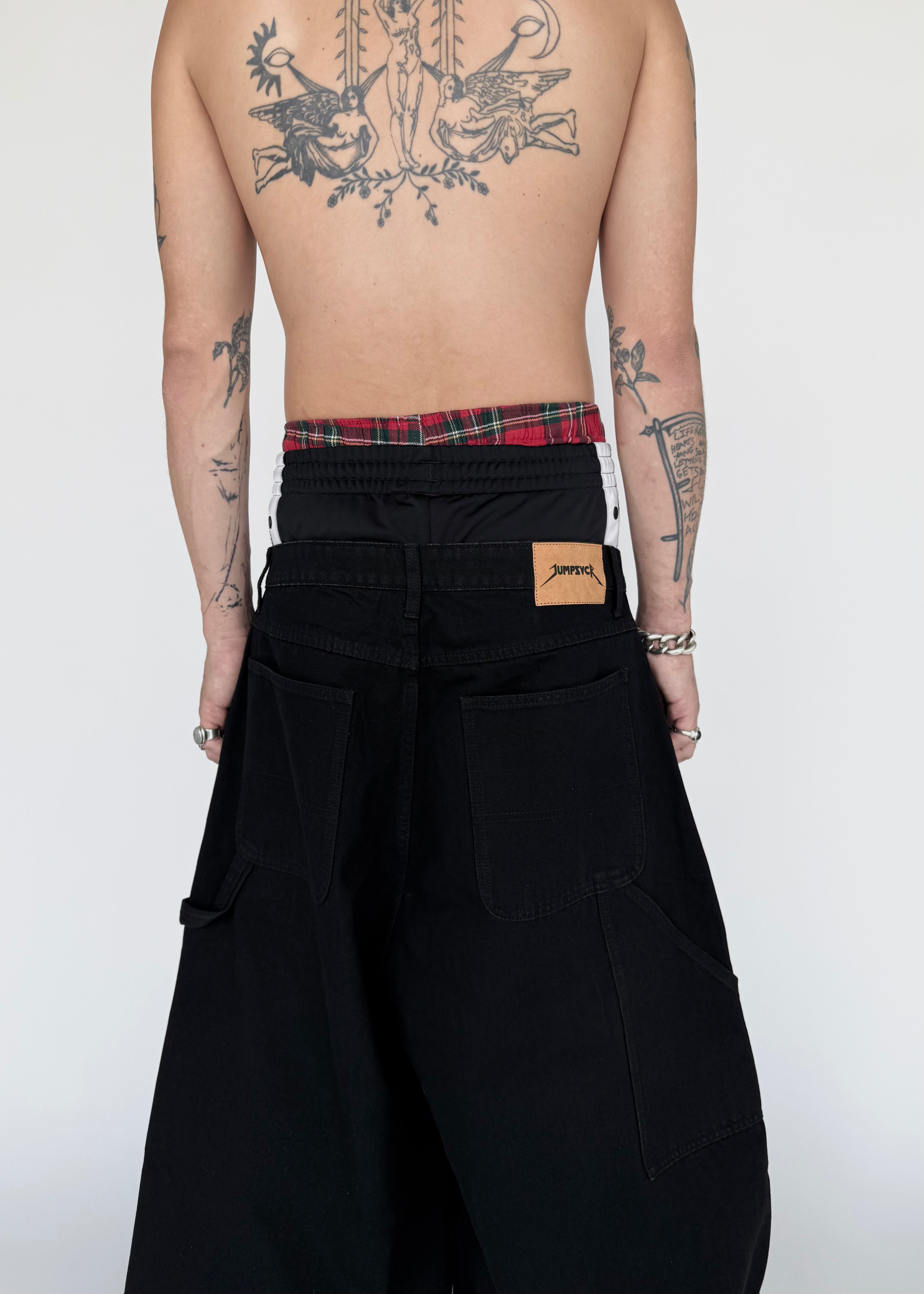 PITCH BLACK BAGGIEST-IYAMIUIO