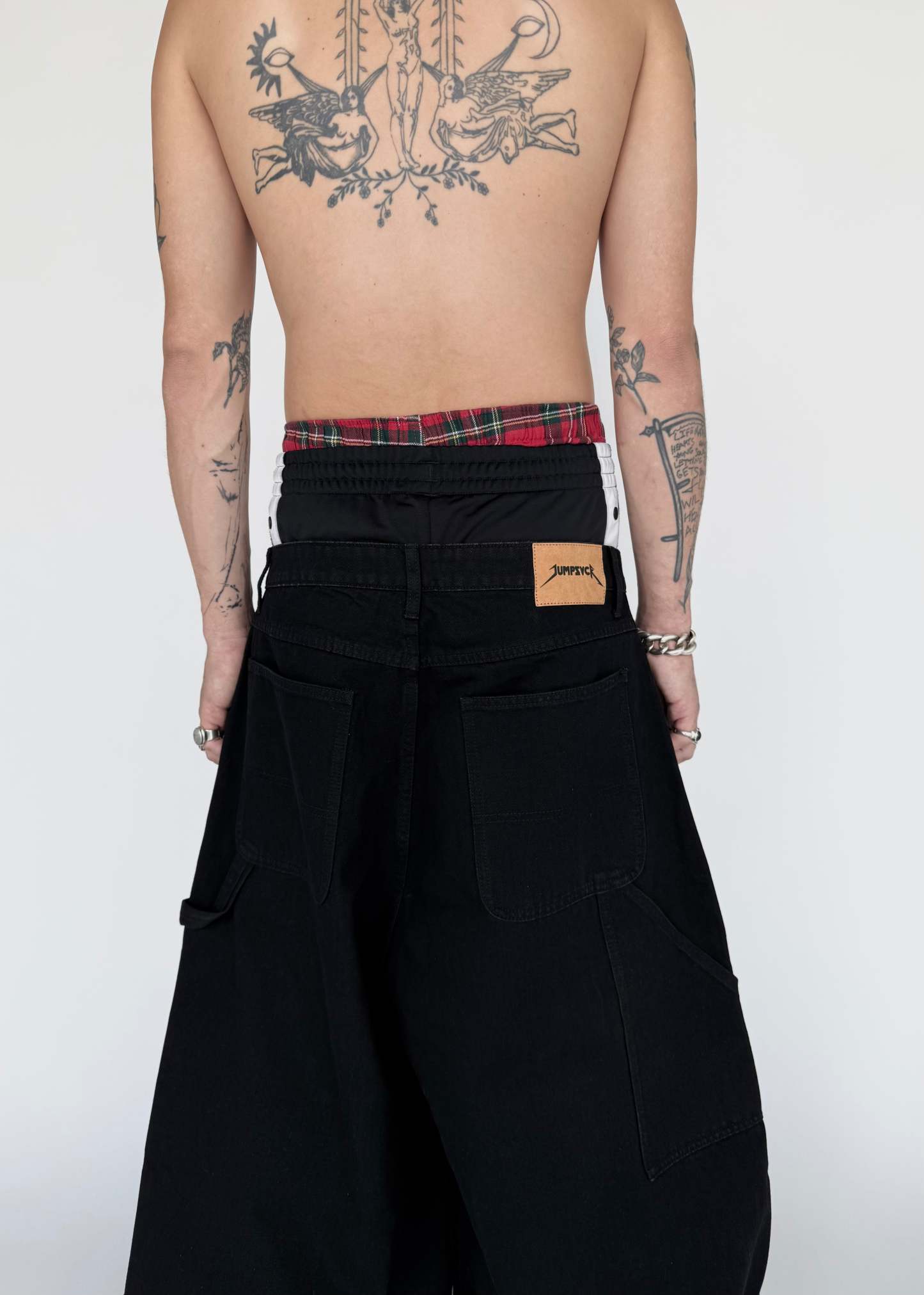 PITCH BLACK BAGGIEST-IYAMIUIO