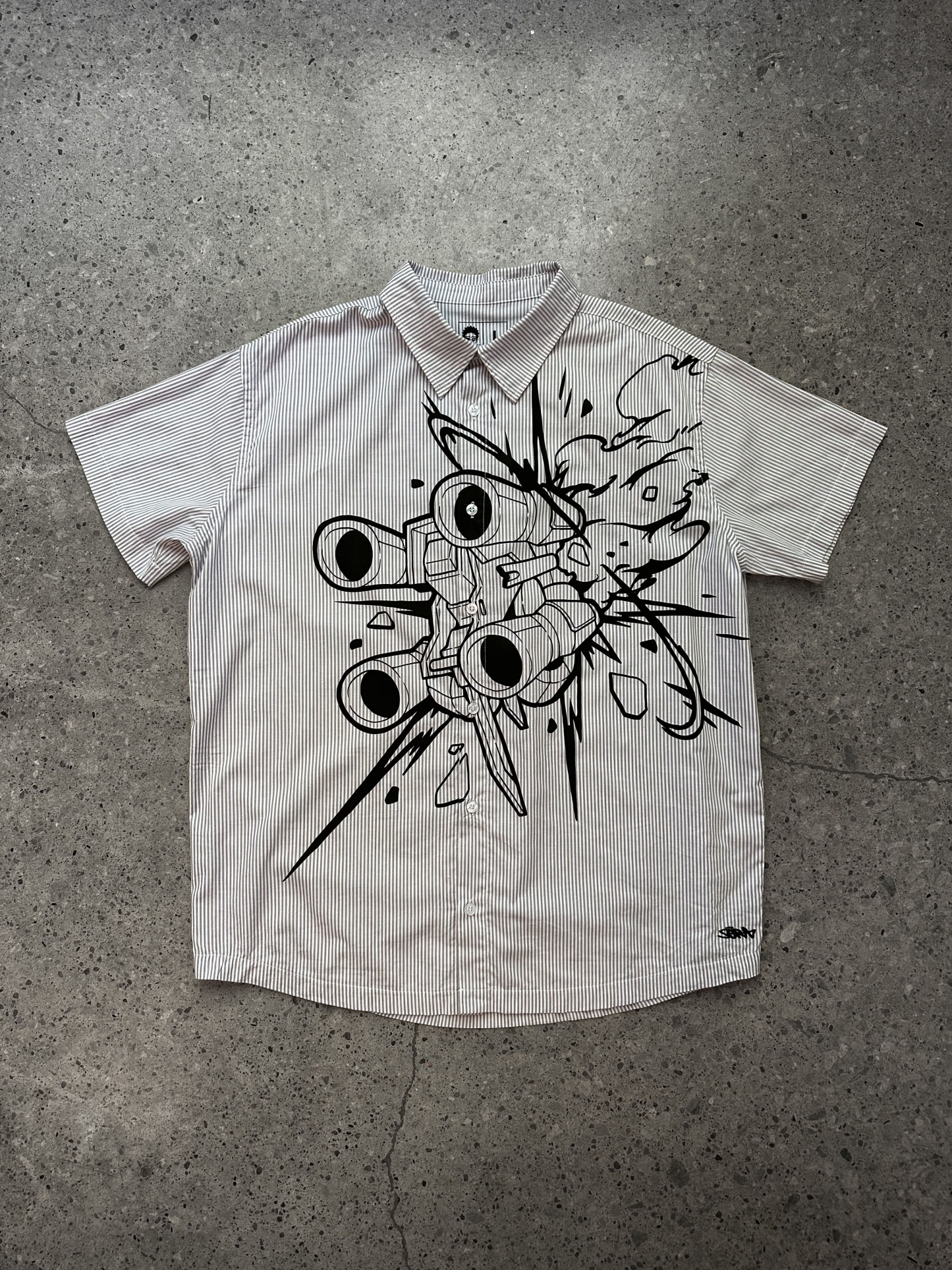 "Spaceship" Button Up-IYAMIUIO