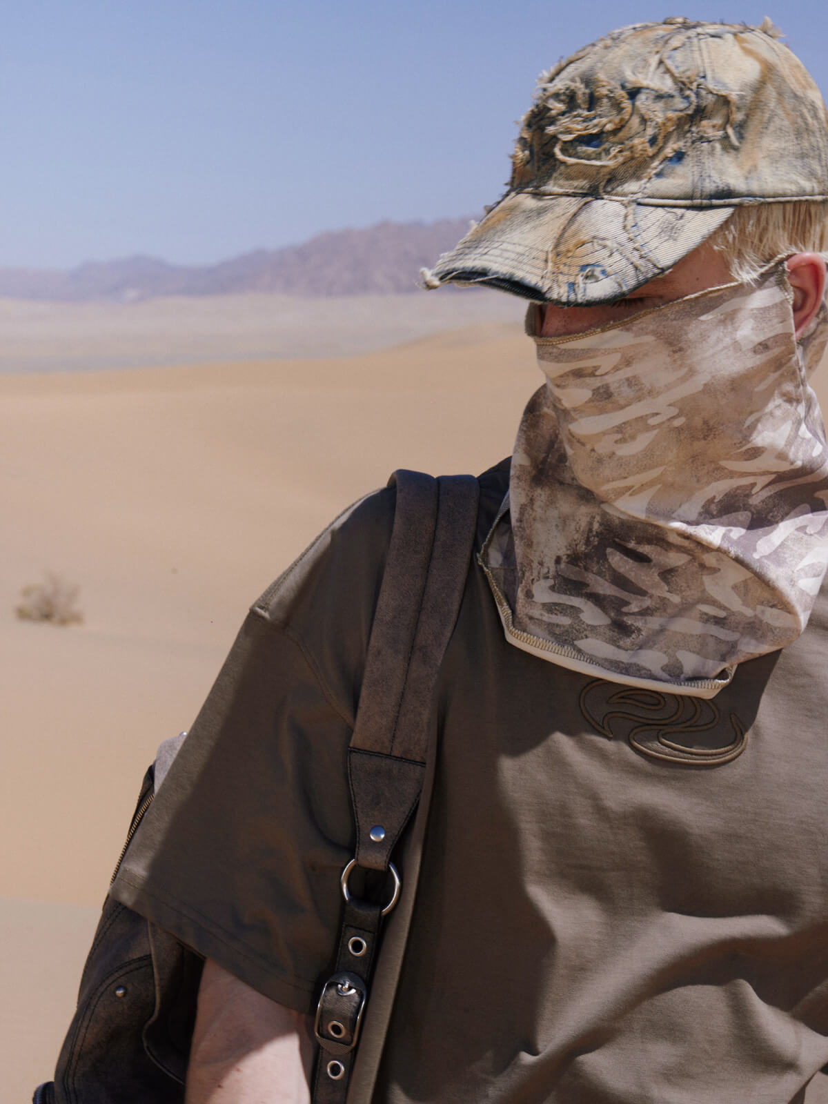 Personsoul Logo Embroidered Basic T-shirt-IYAMIUIO