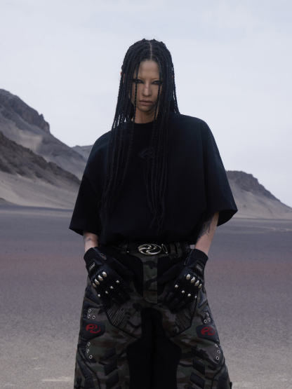 Personsoul Logo Embroidered Basic T-shirt-IYAMIUIO